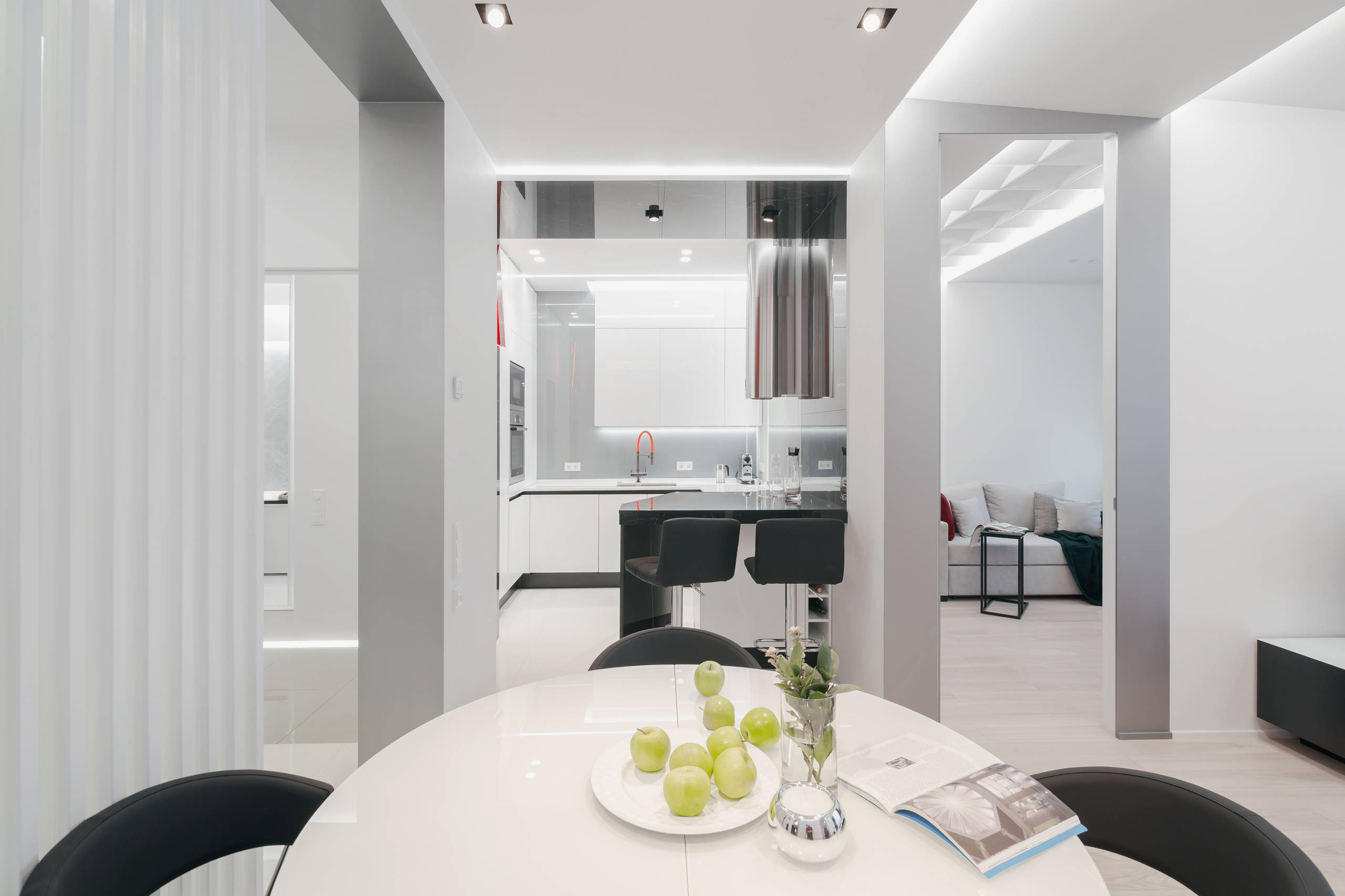 Houzz тур: Забор ПО-2 на стенах в одной московской квартире