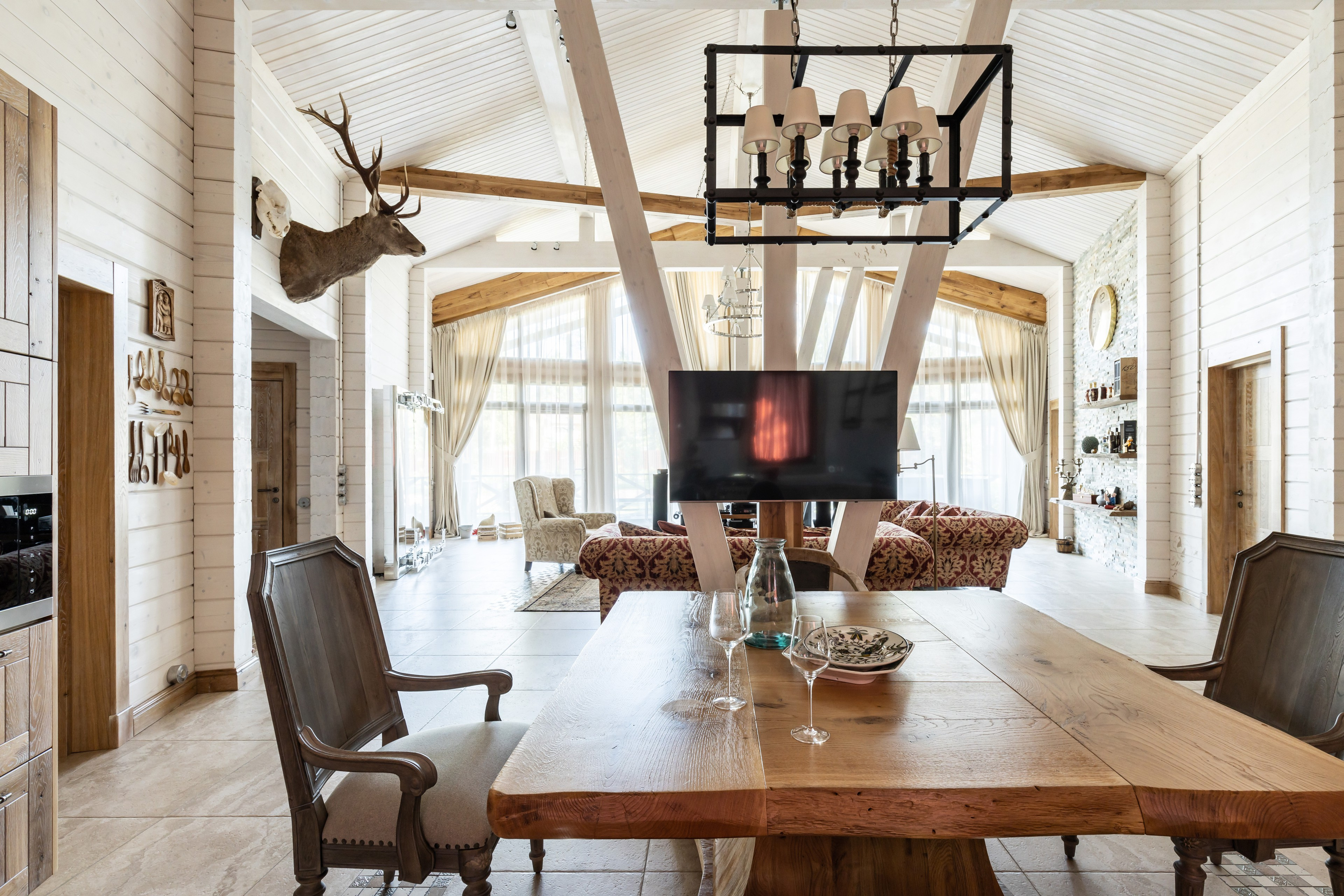 Кухня недели: В гостевом доме в форме трапеции