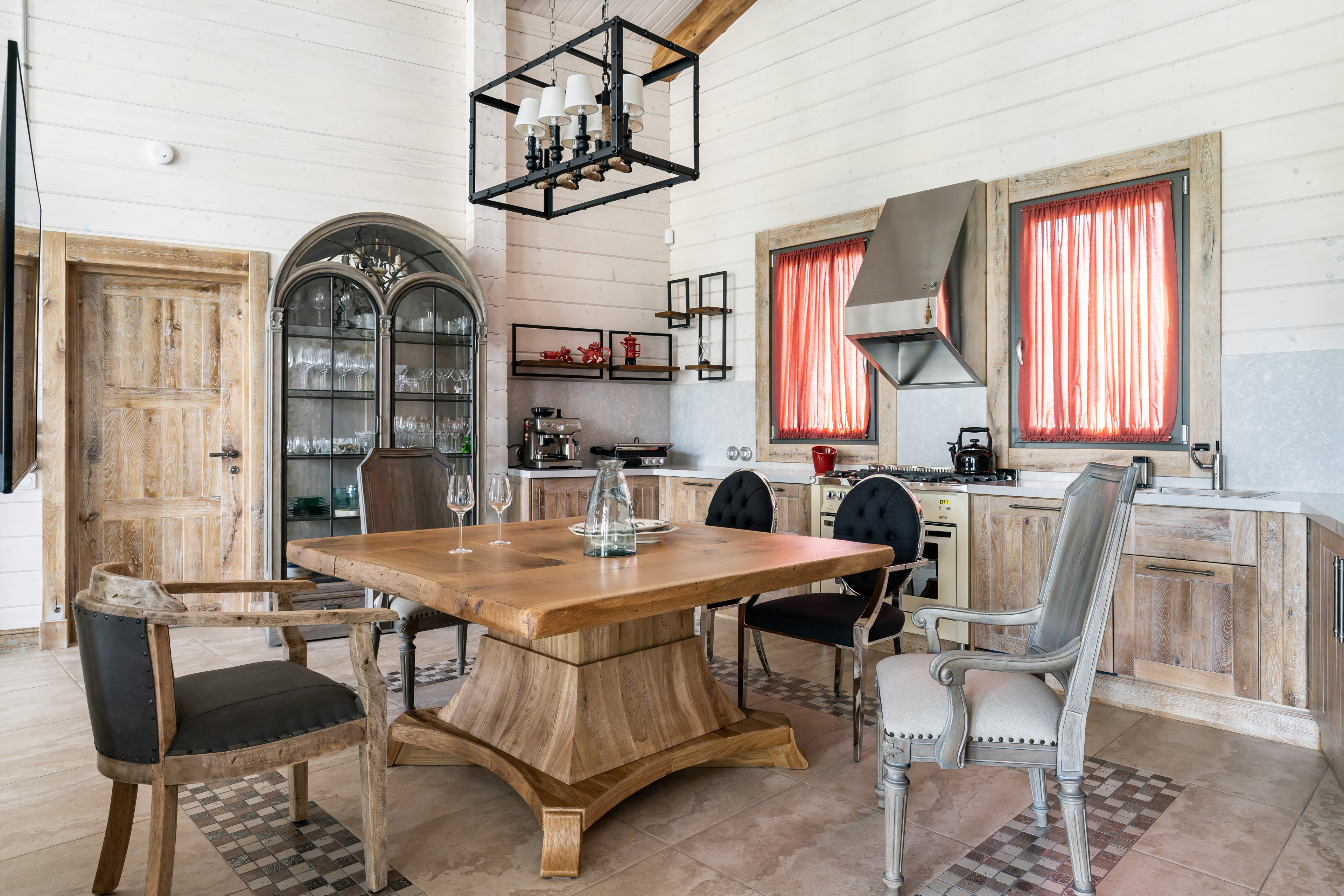 Кухня недели: В гостевом доме в форме трапеции