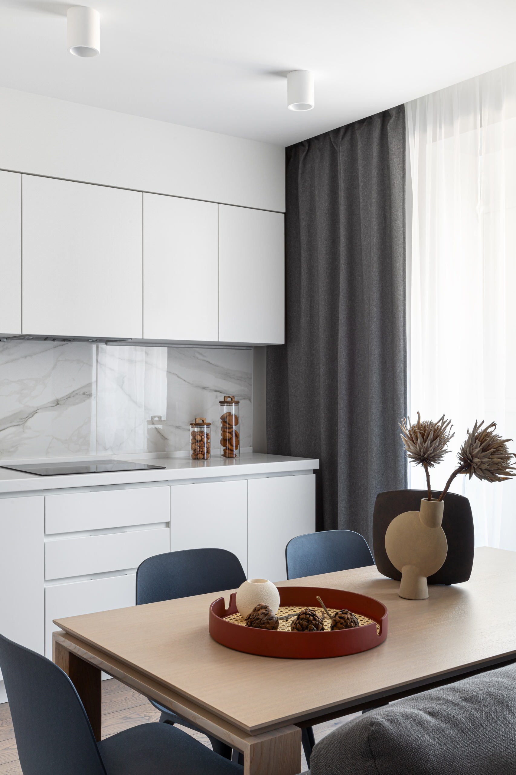 Houzz тур: Квартира-студия с уютной спальней в нише