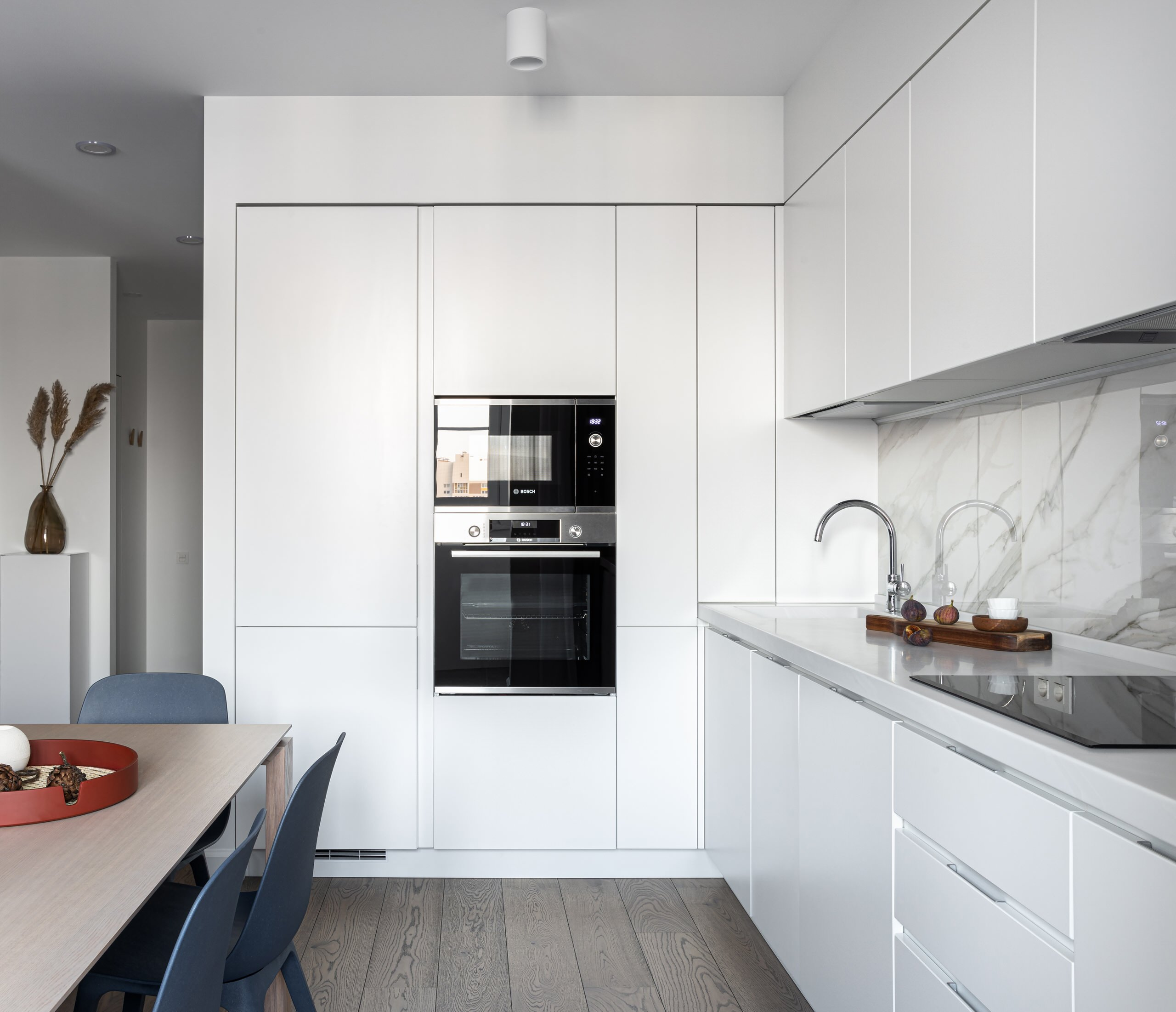 Houzz тур: Квартира-студия с уютной спальней в нише