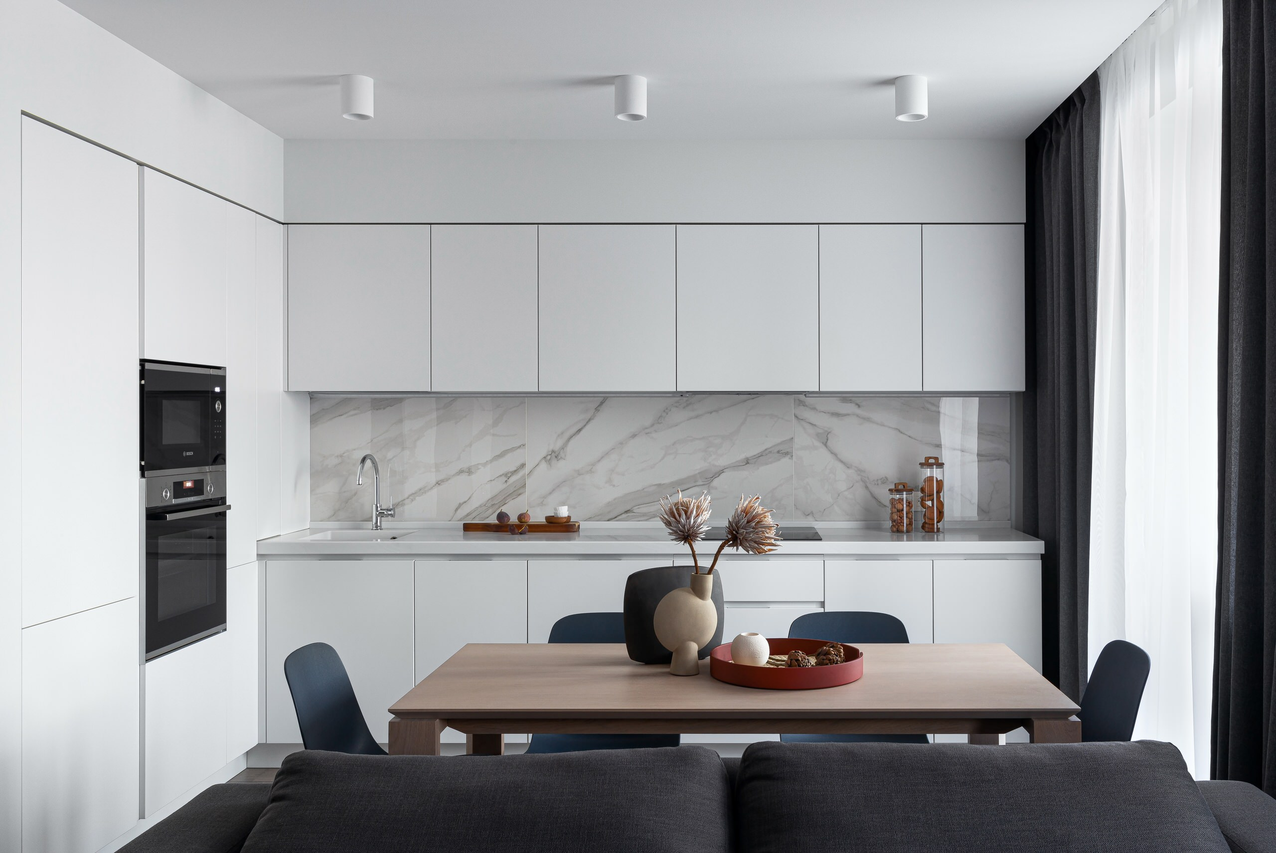 Houzz тур: Квартира-студия с уютной спальней в нише