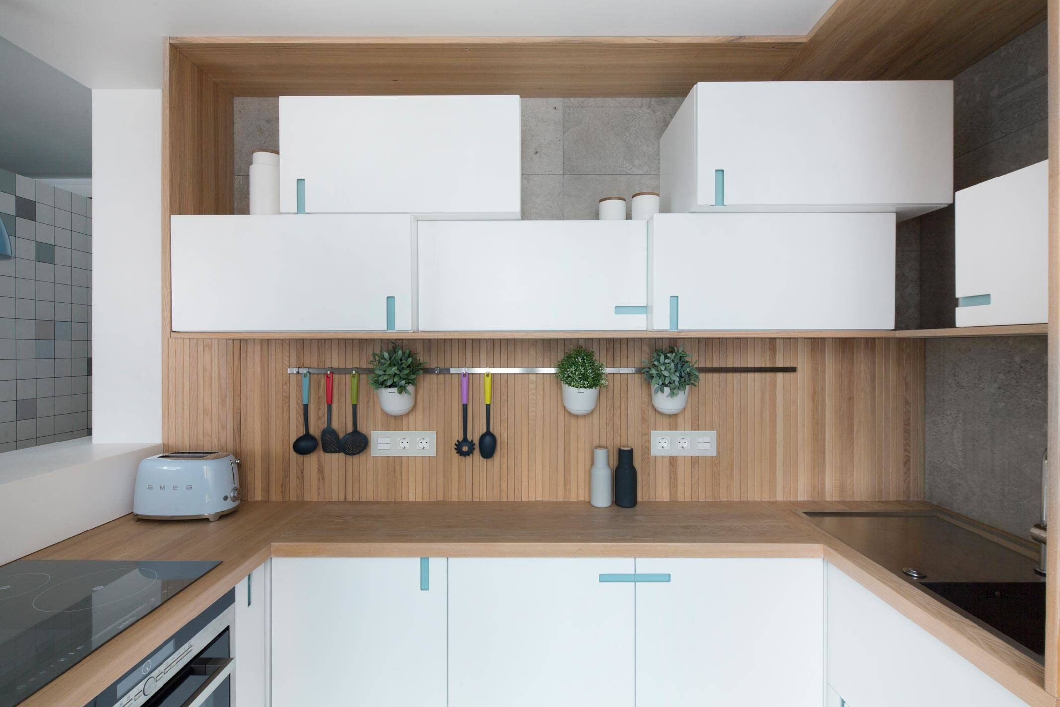 Houzz тур: Подиум в спальне, куб в гостиной