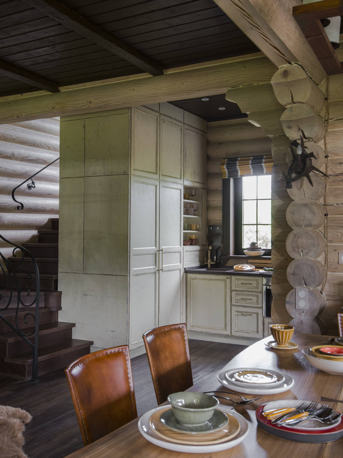 В гостях: Сруб с африканскими мотивами под Истрой