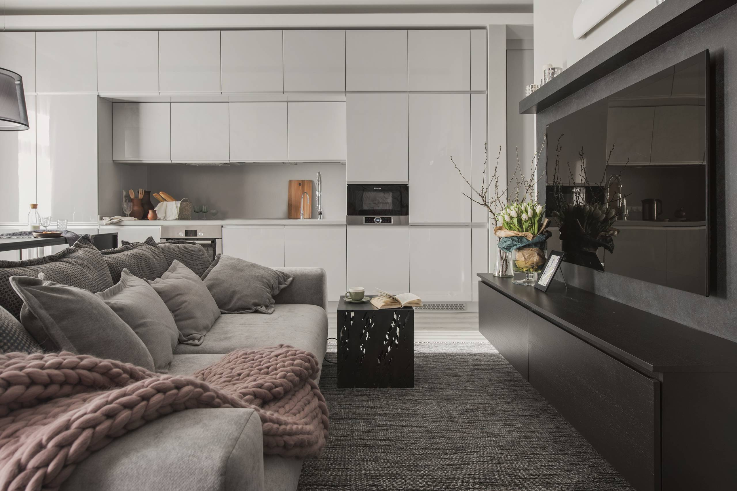 Просто фото: Кухни в три ряда... шкафов