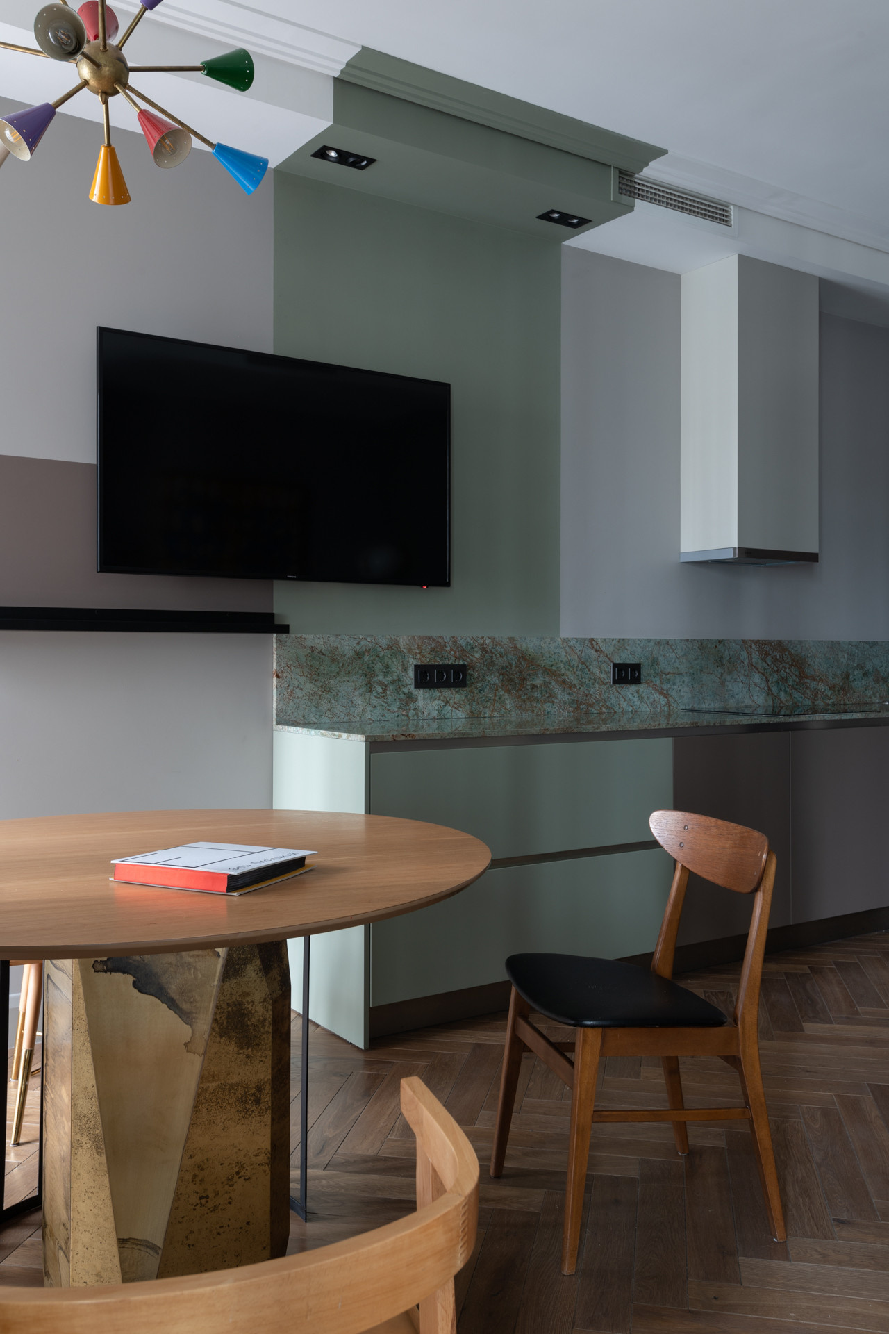 Houzz тур: Ремонт из материалов с постсоветского пространства