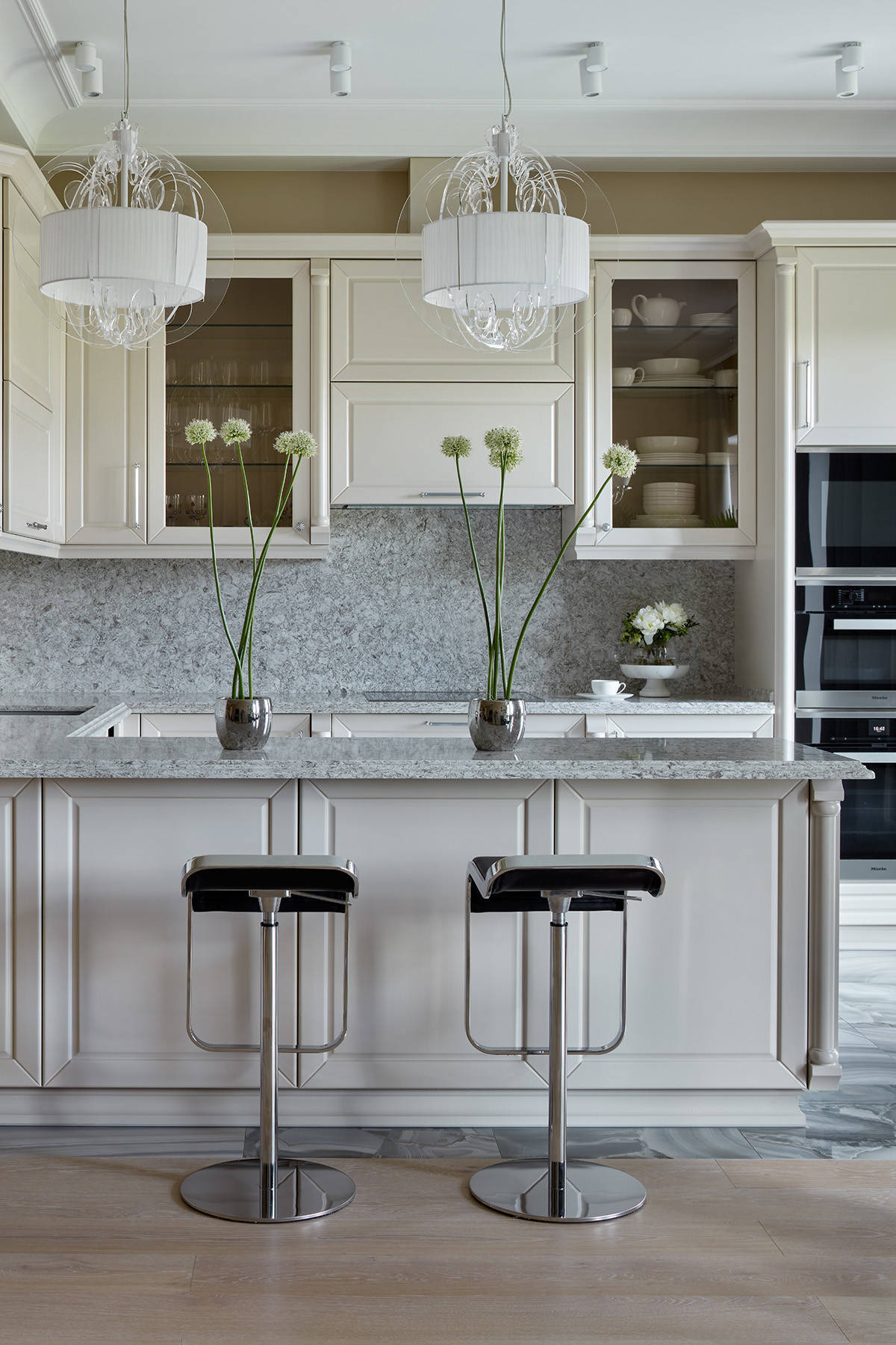 Как правильно: Делать стык столешницы и фартука