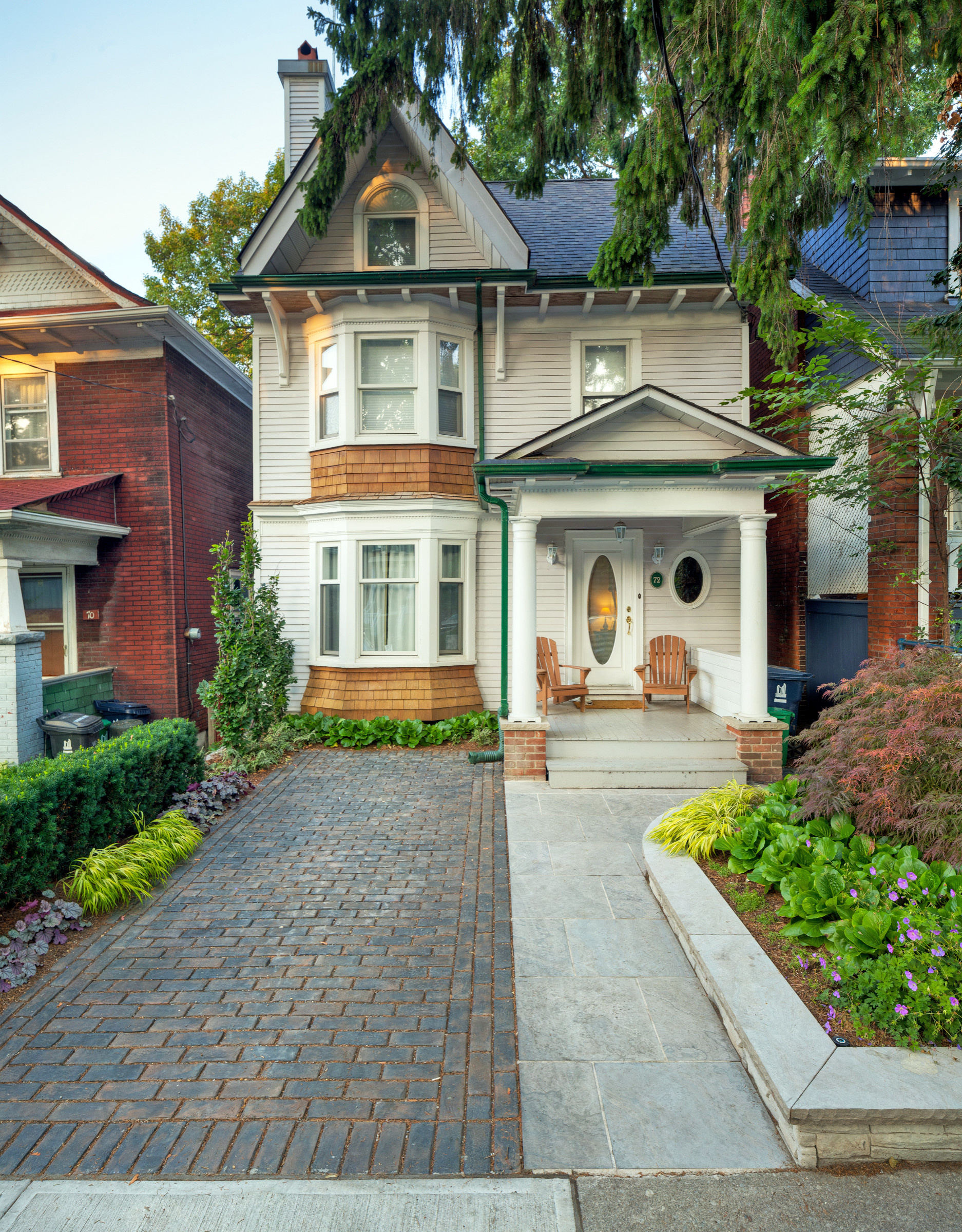 Как правильно: Обустроить узкие места на маленьком участке