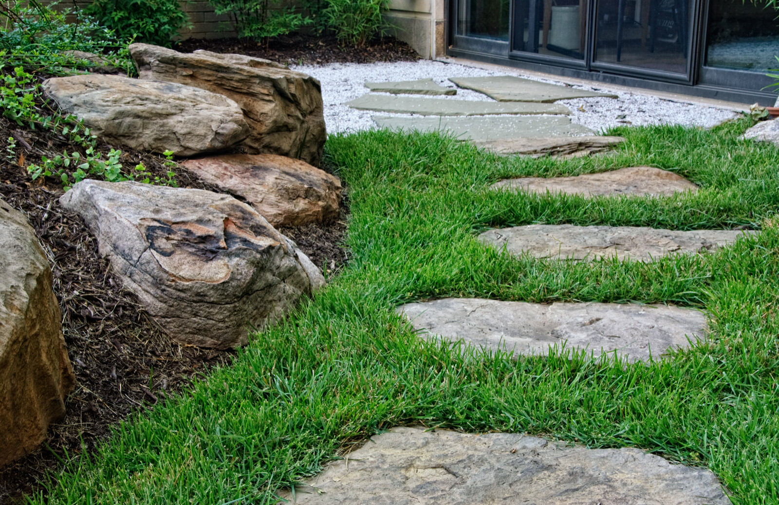 Просто фото: Гигантским валунам — быть