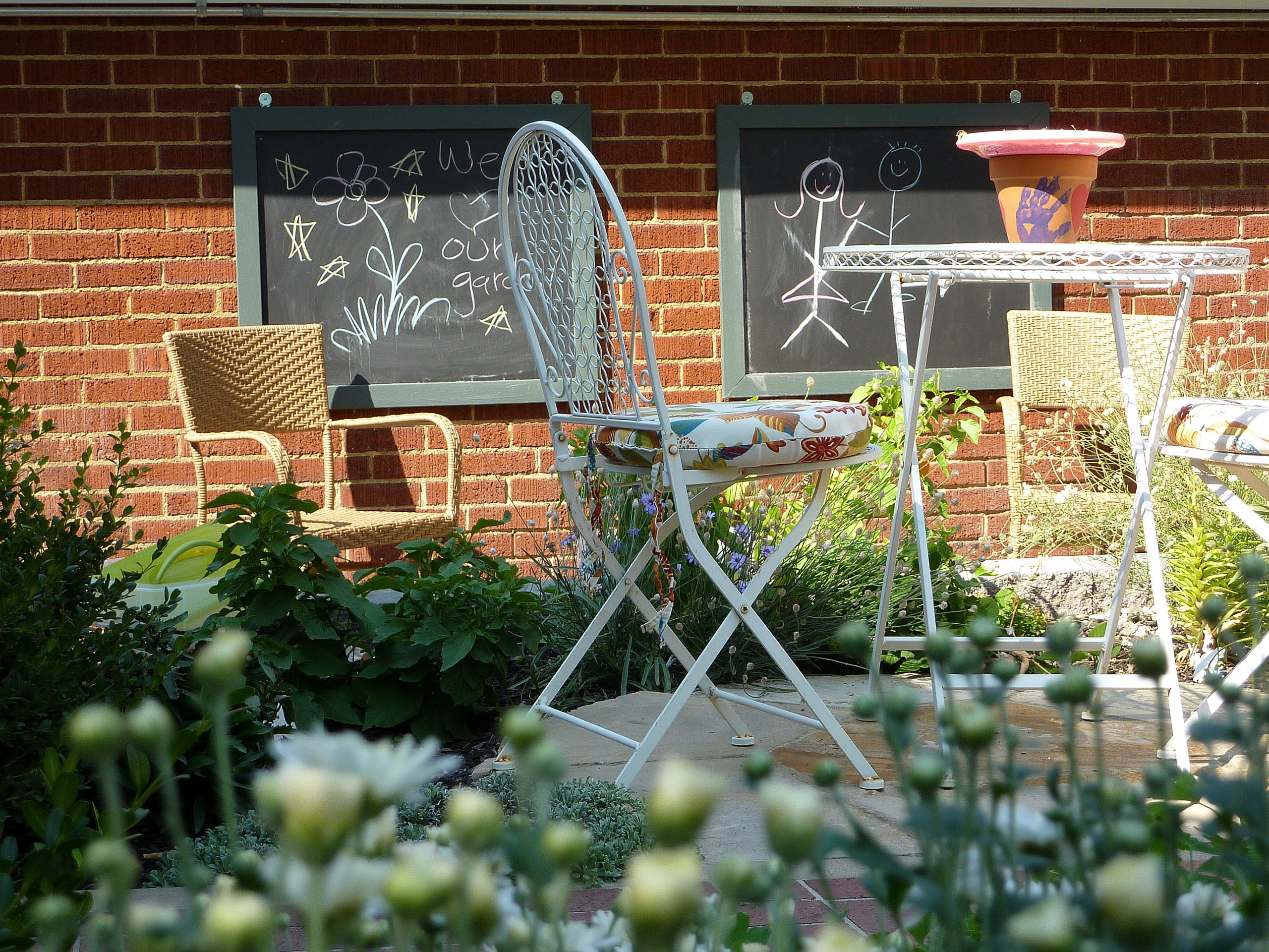 Как правильно: Обустроить узкие места на маленьком участке