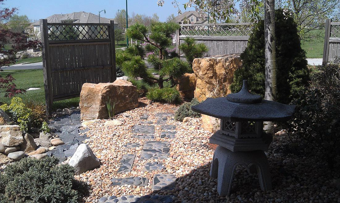 Японский сад: Только смотреть, руками не трогать