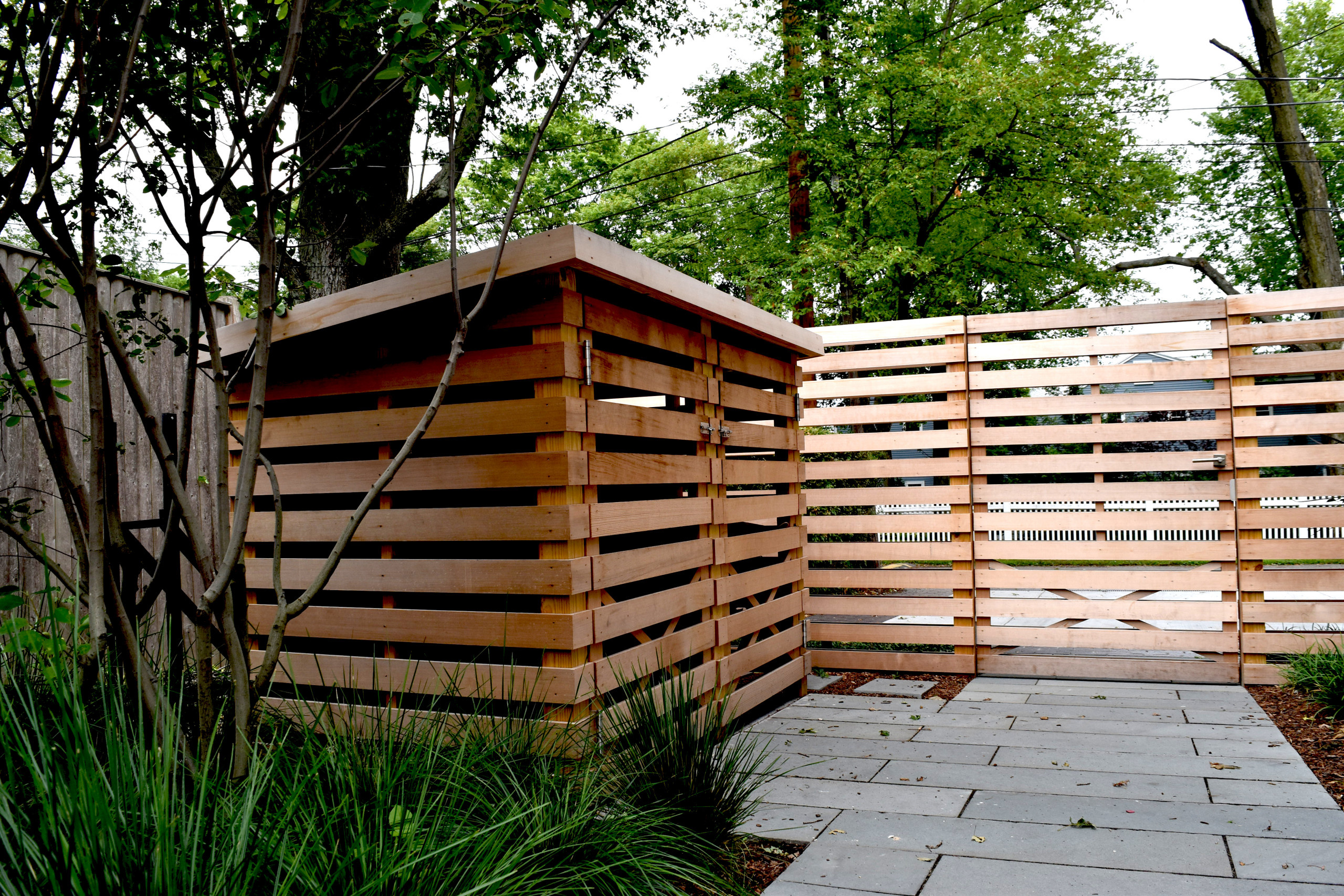 Как правильно: Обустроить узкие места на маленьком участке