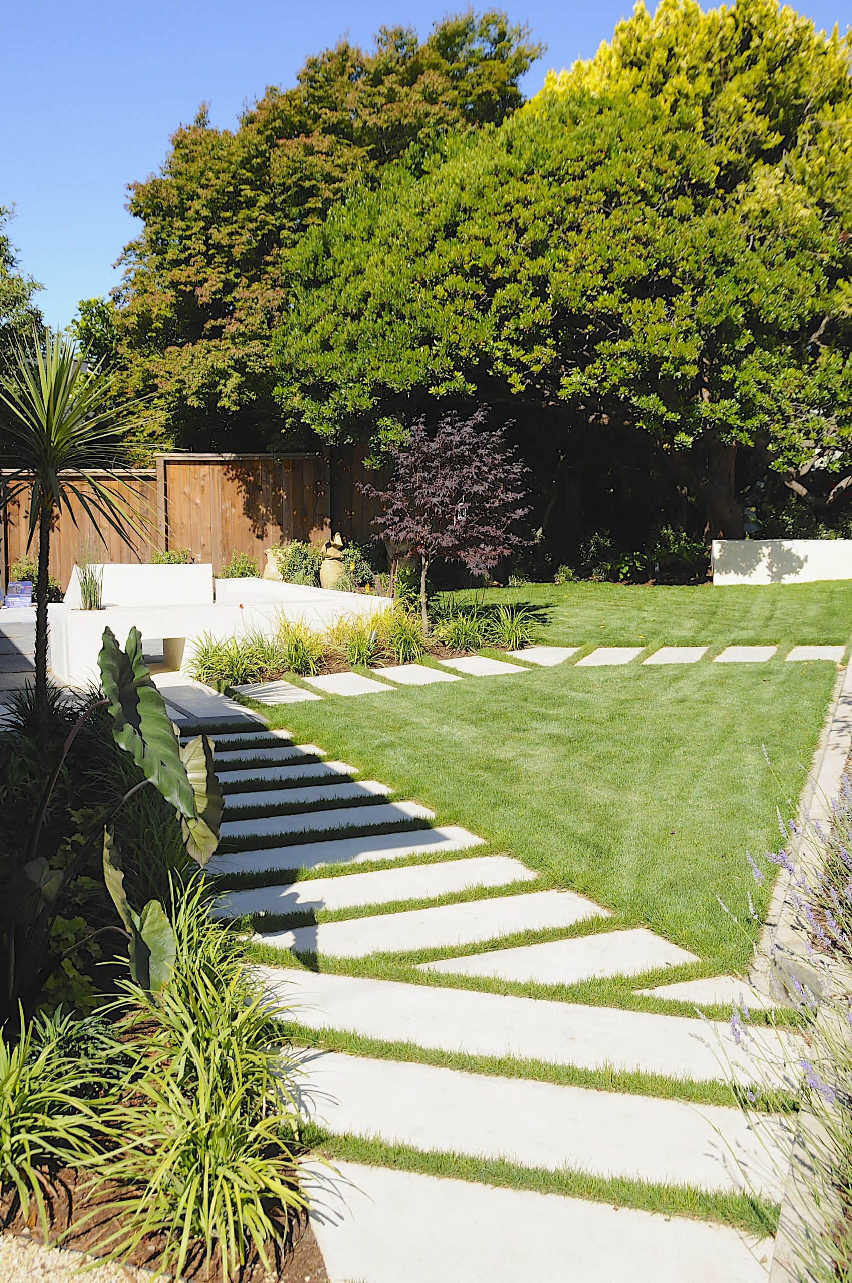 Как правильно: Проложить прямые дорожки