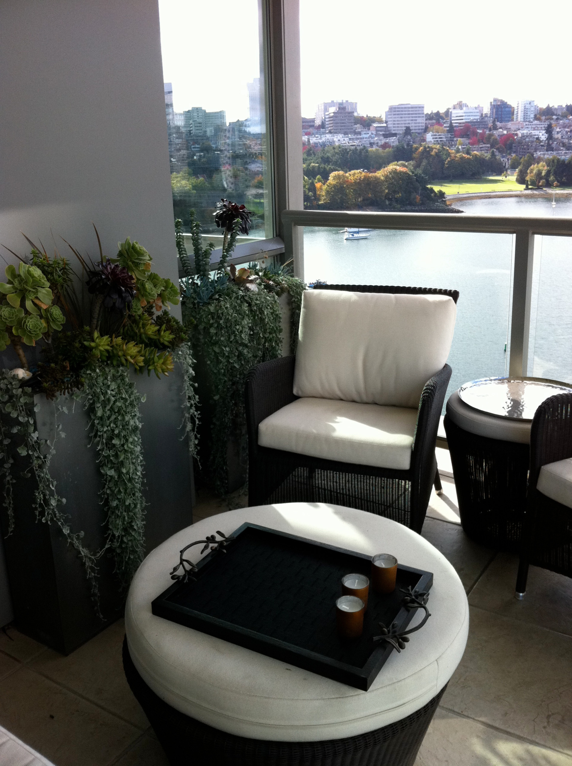 Фотоохота: 86 дизайн-идей для небольшого открытого балкончика