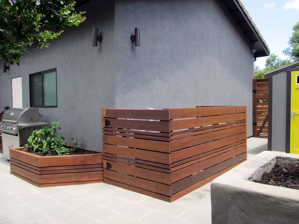 Просто фото: 17 идей как украсить мусорный контейнер