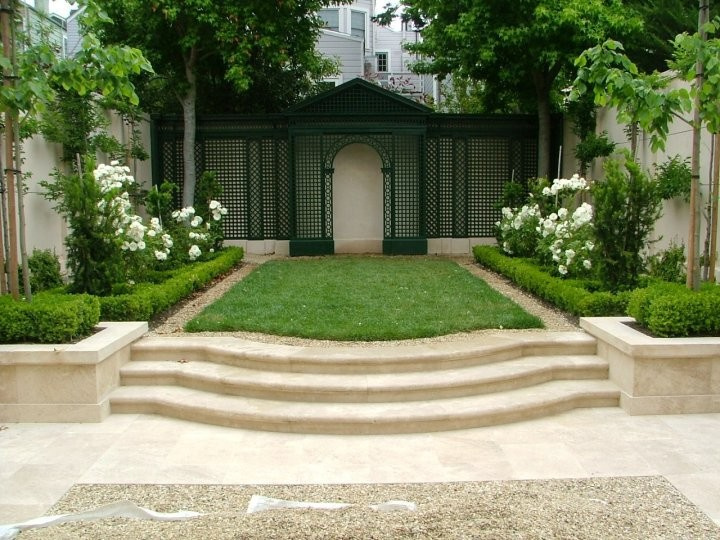 Почему так: Один сад выглядит дорого, а другой — нет