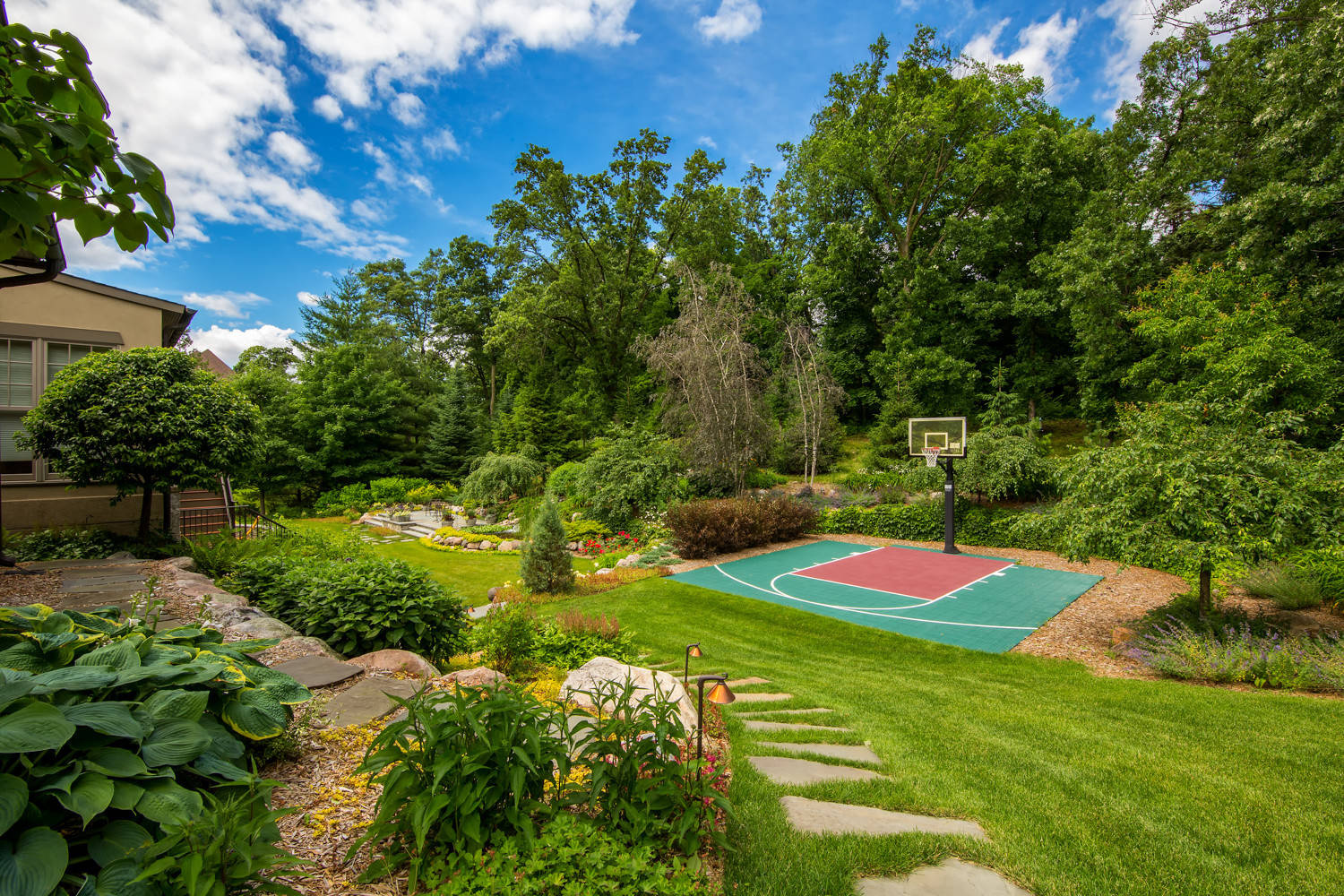 Не подглядывай: Планируем опушки на участке