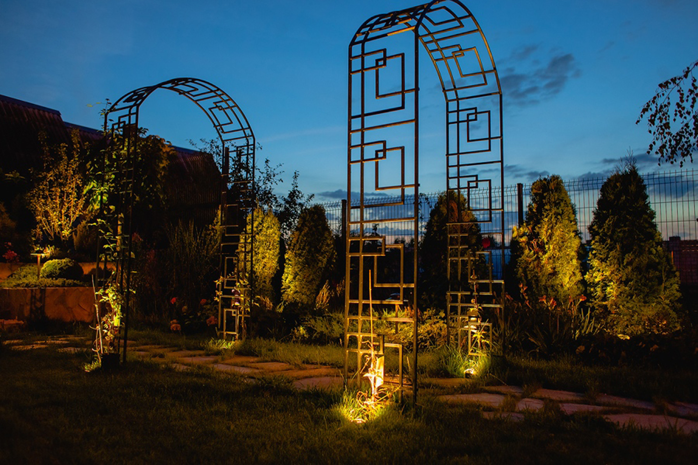 Просто фото: 16 пергол, которые украсят сад