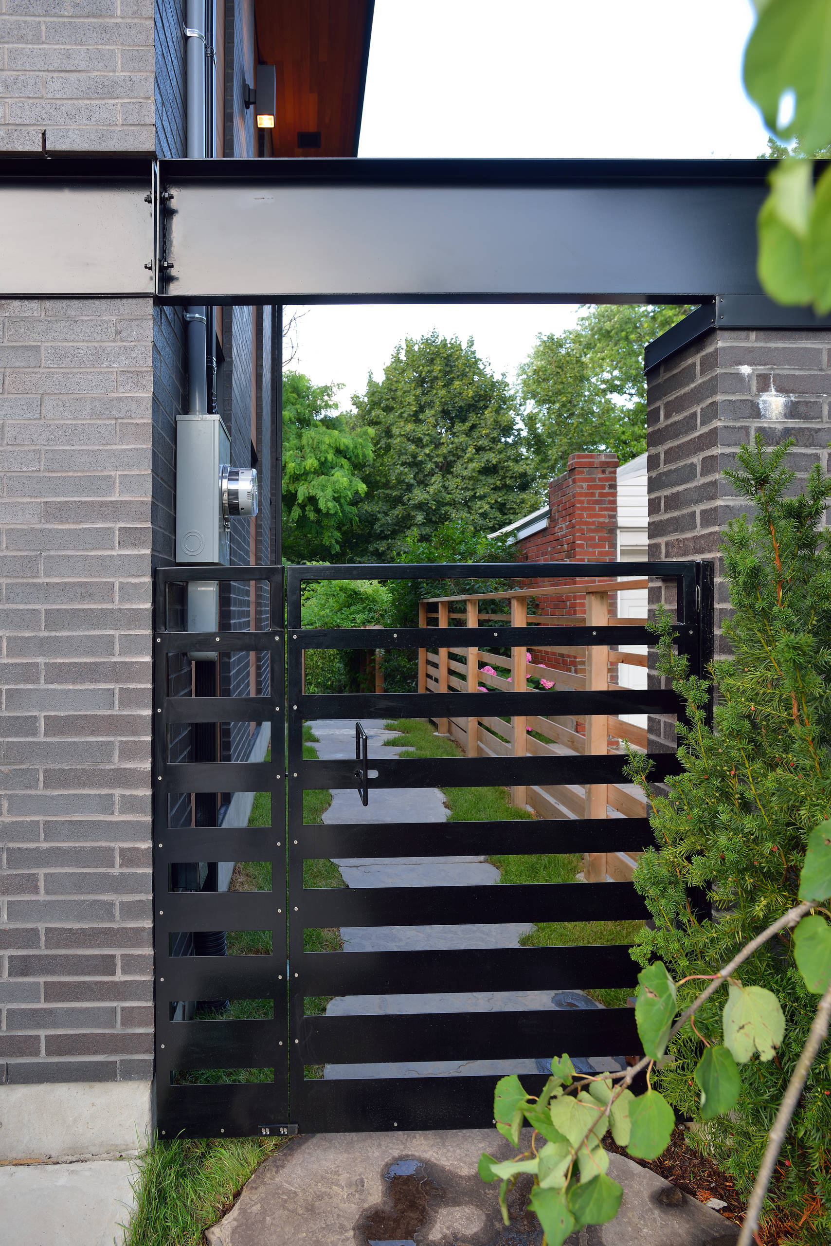 Фотоохота: 91 идея декора для калитки