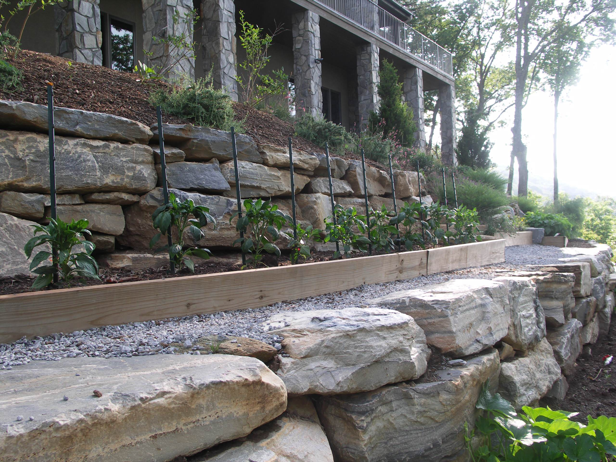 Как правильно: Создать огород в «неудобном» месте