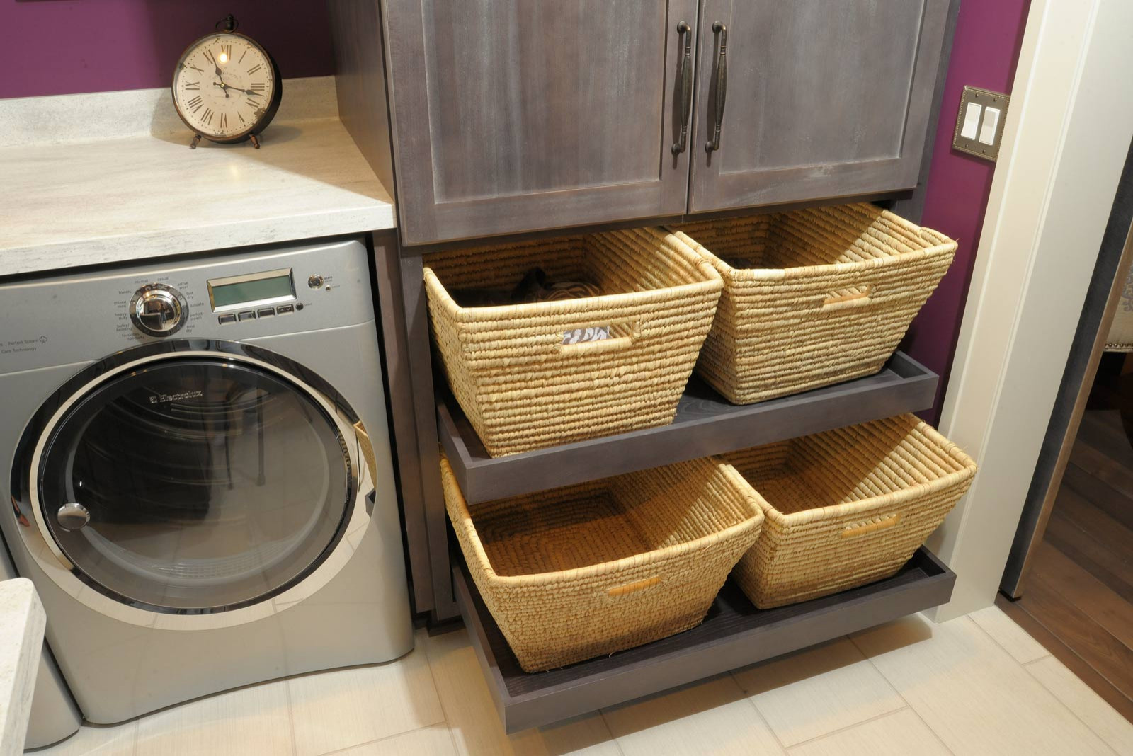 Деликатный вопрос: Где хранить белье, которое вы не успели постирать