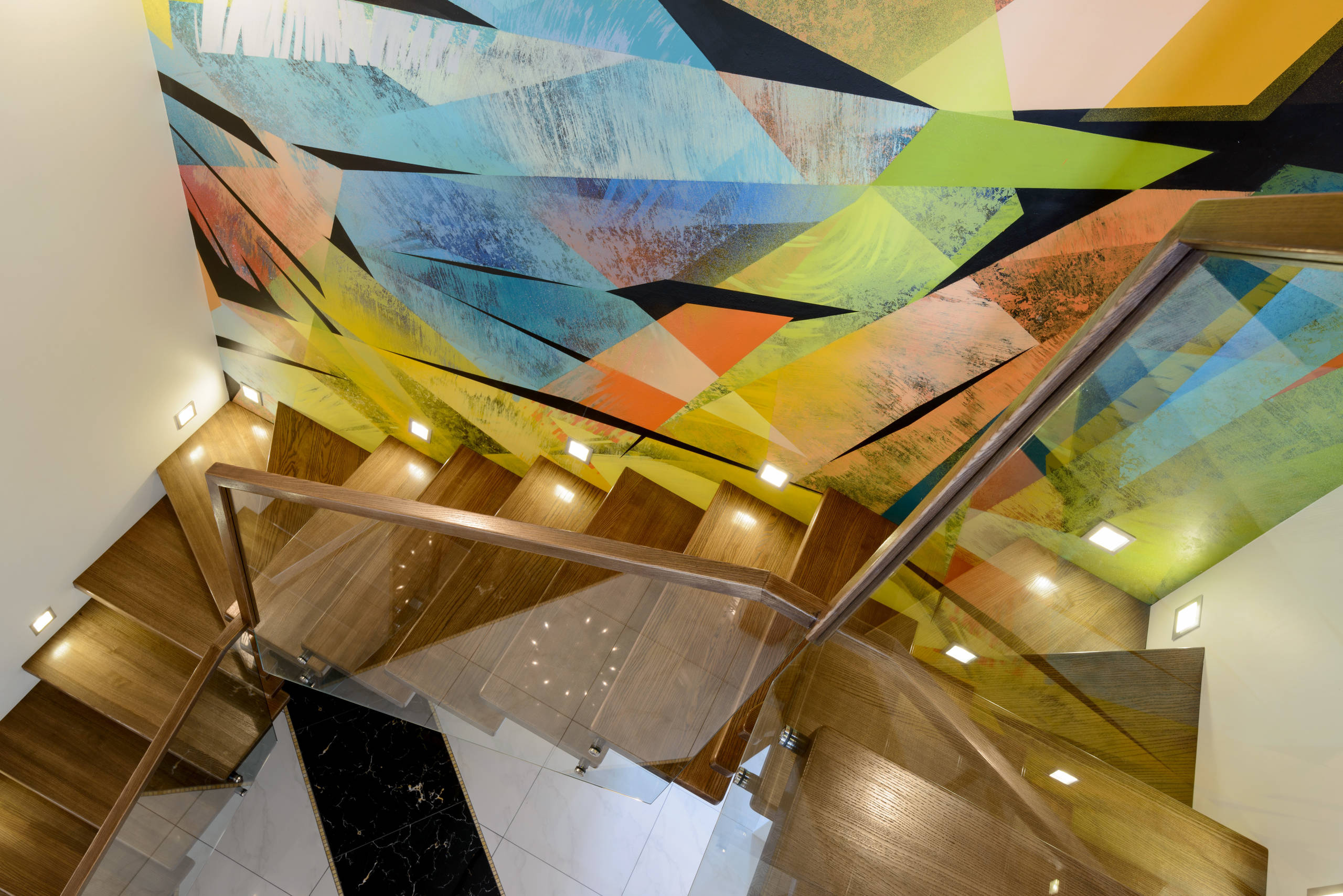 Дизайн-дебаты: Быть или не быть ярким цветам в интерьере