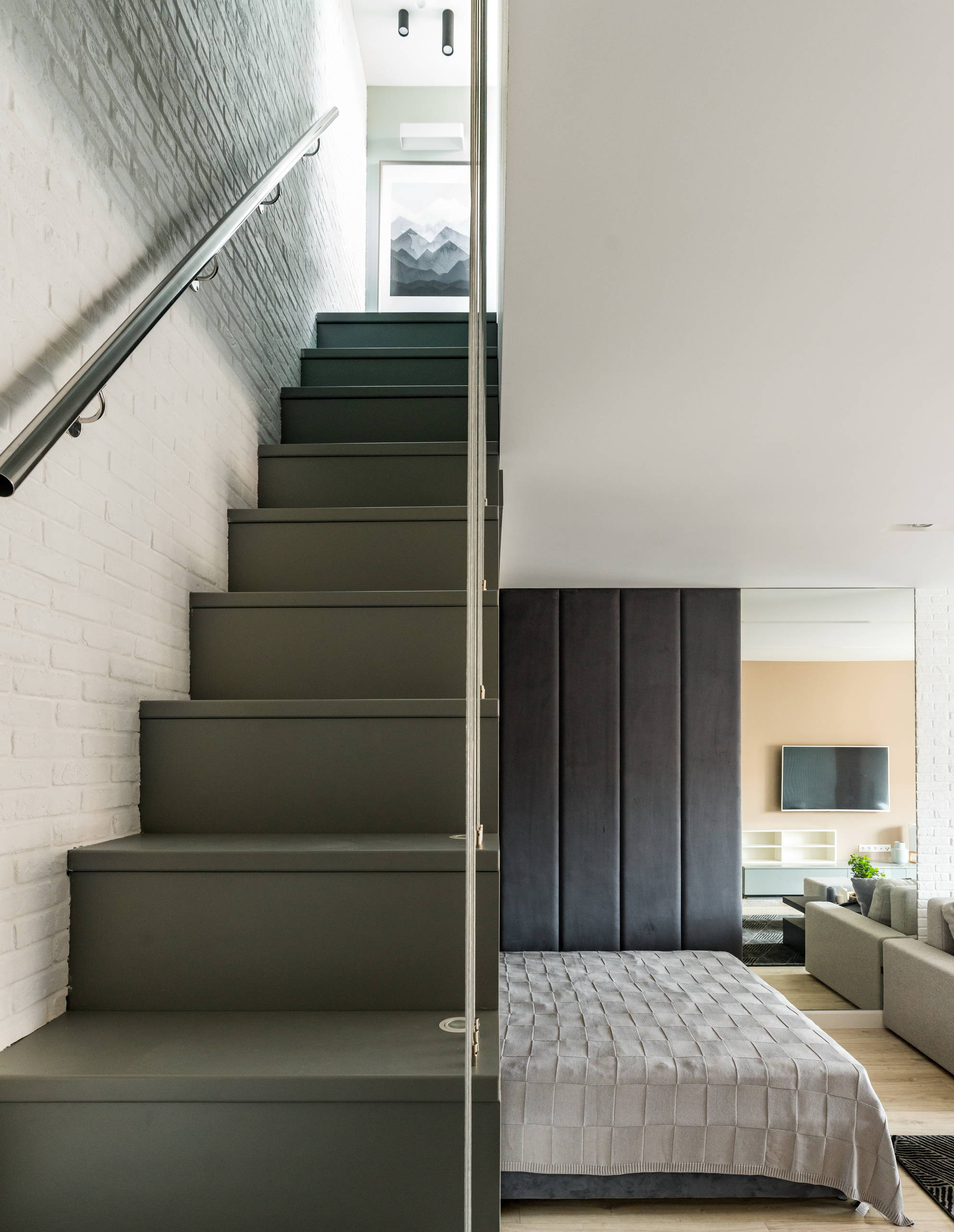 Как правильно: Разделить квартиру на две