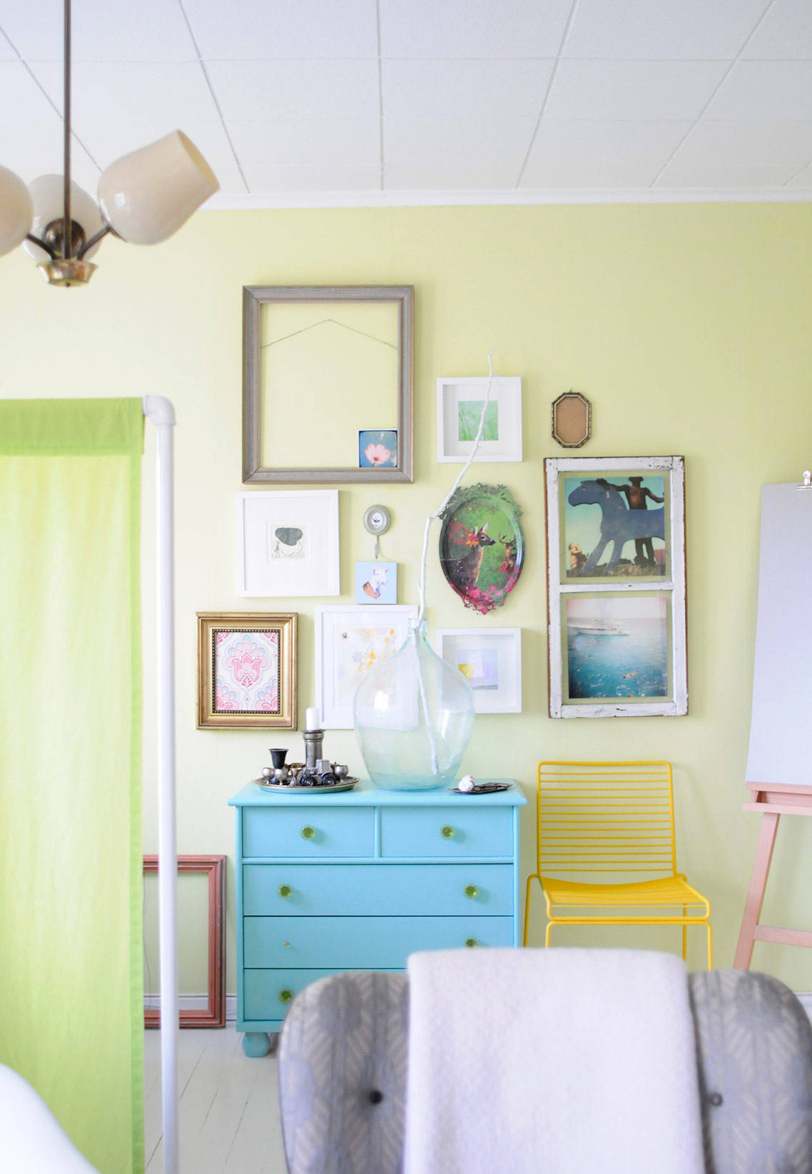 Декор стен: 14 причин повесить пустую раму на стену