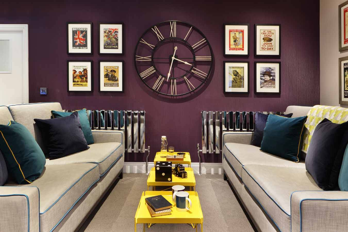 Работа в паре: почему два столика в гостиной лучше одного