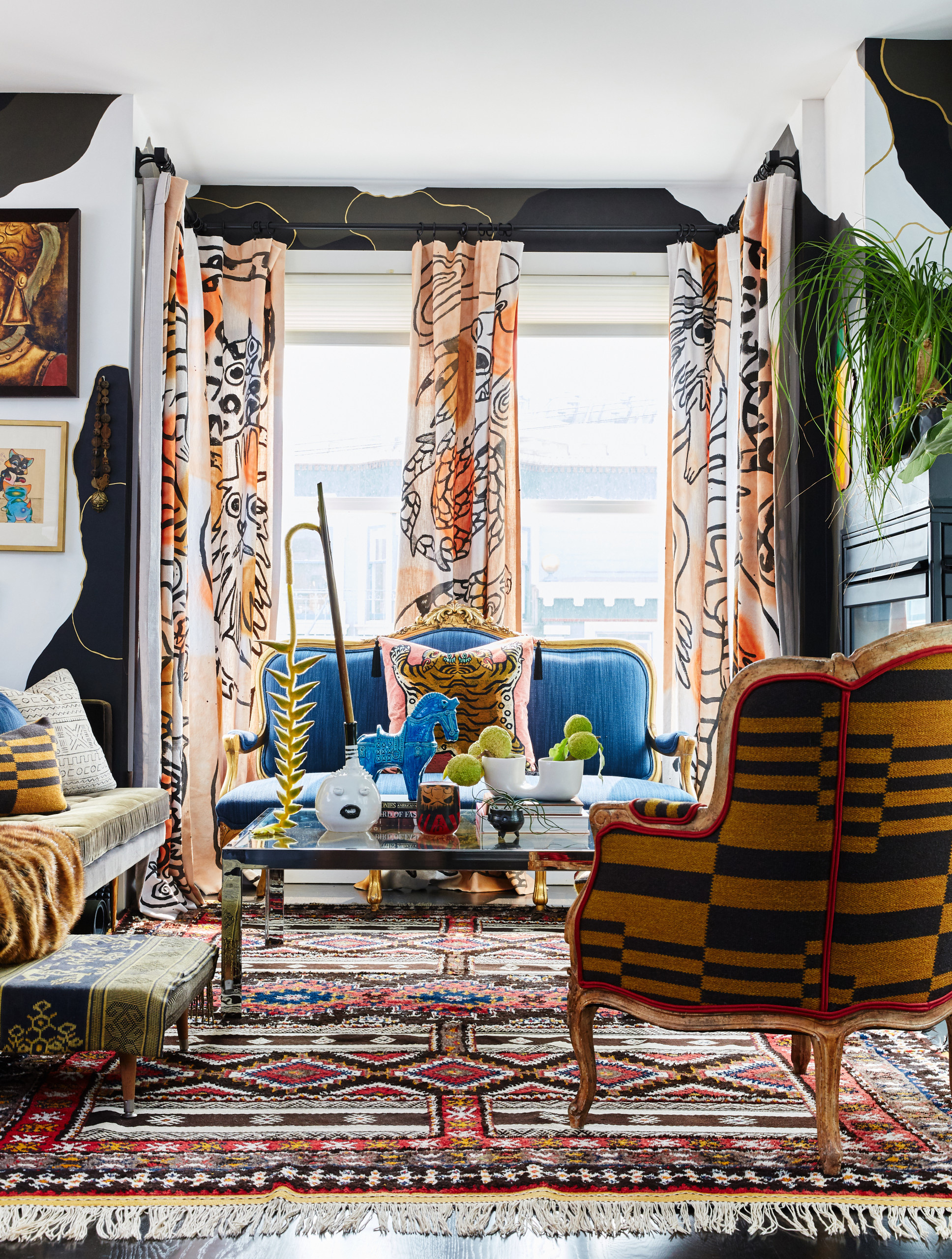 Как правильно: Подобрать модные шторы к интерьеру