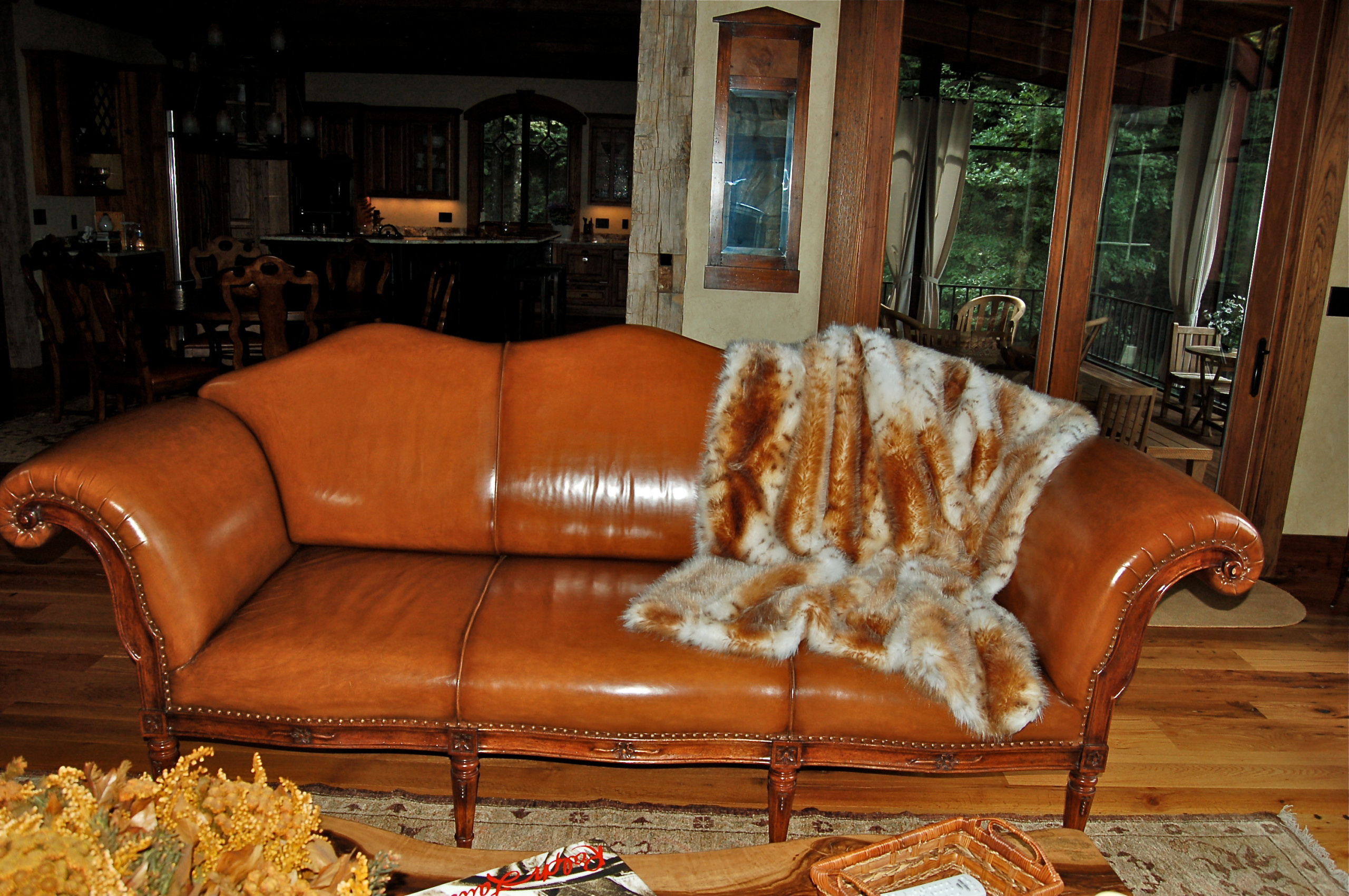 Честный обзор материалов: Как выбрать обивку для мягкой мебели