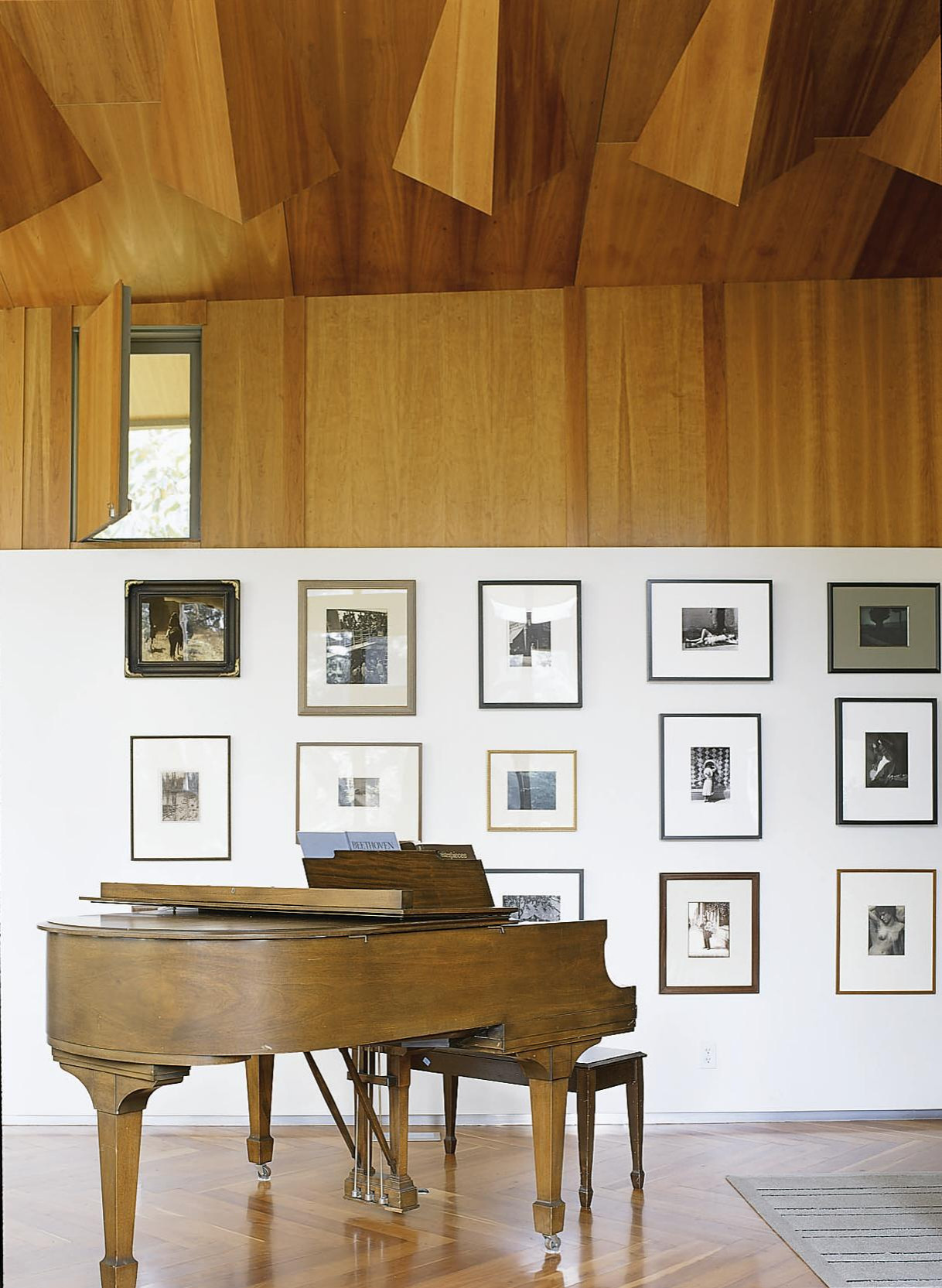 Фотоохота: 41 способ украсить интерьер... потолком