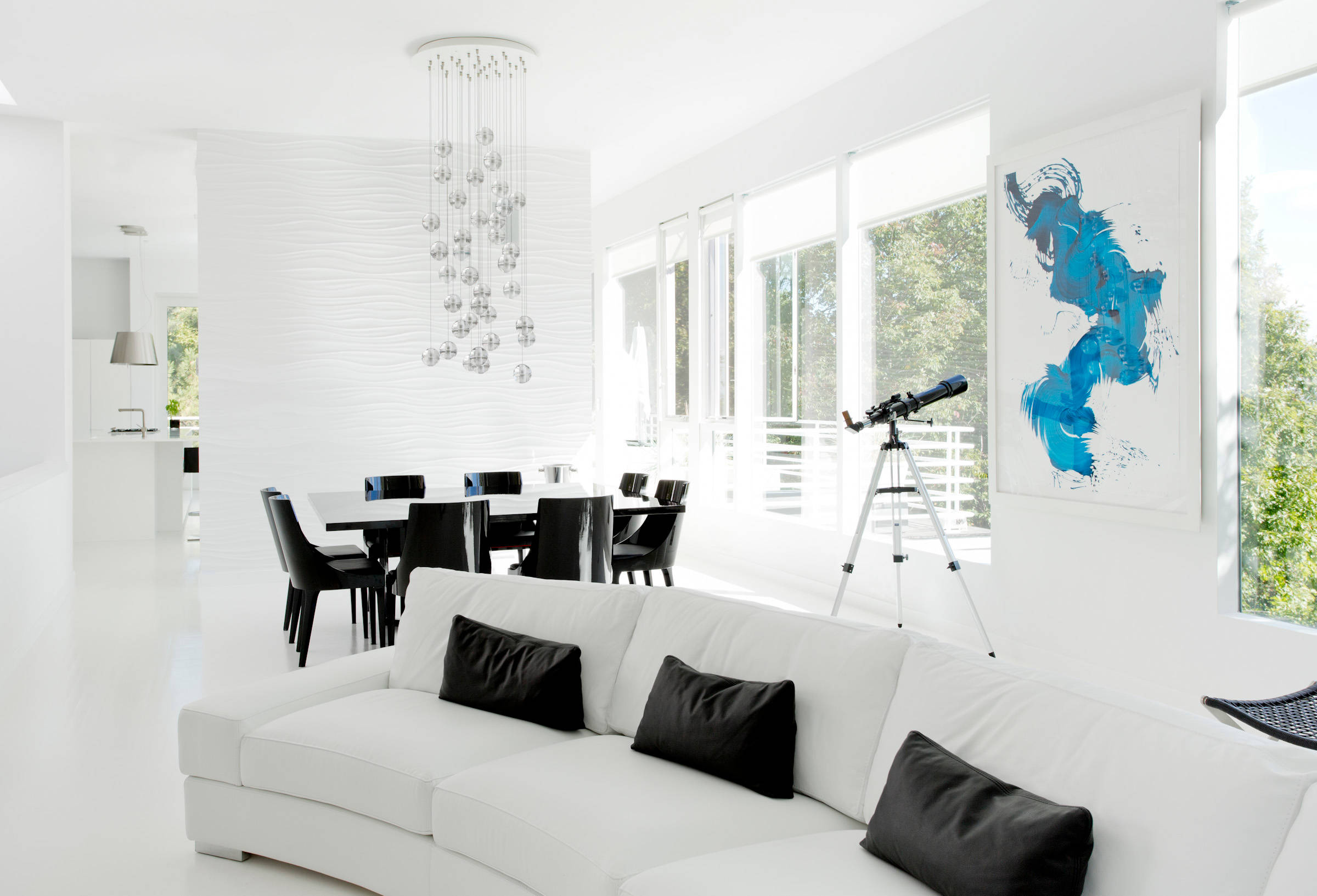 16 белых интерьеров со всего мира: Почему они нравятся своим хозяевам?