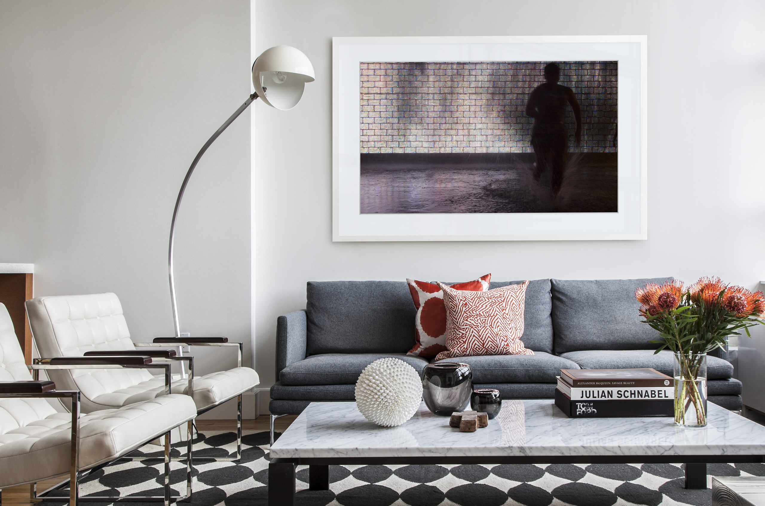 Вопрос: Чем работа стилиста отличается от работы декоратора