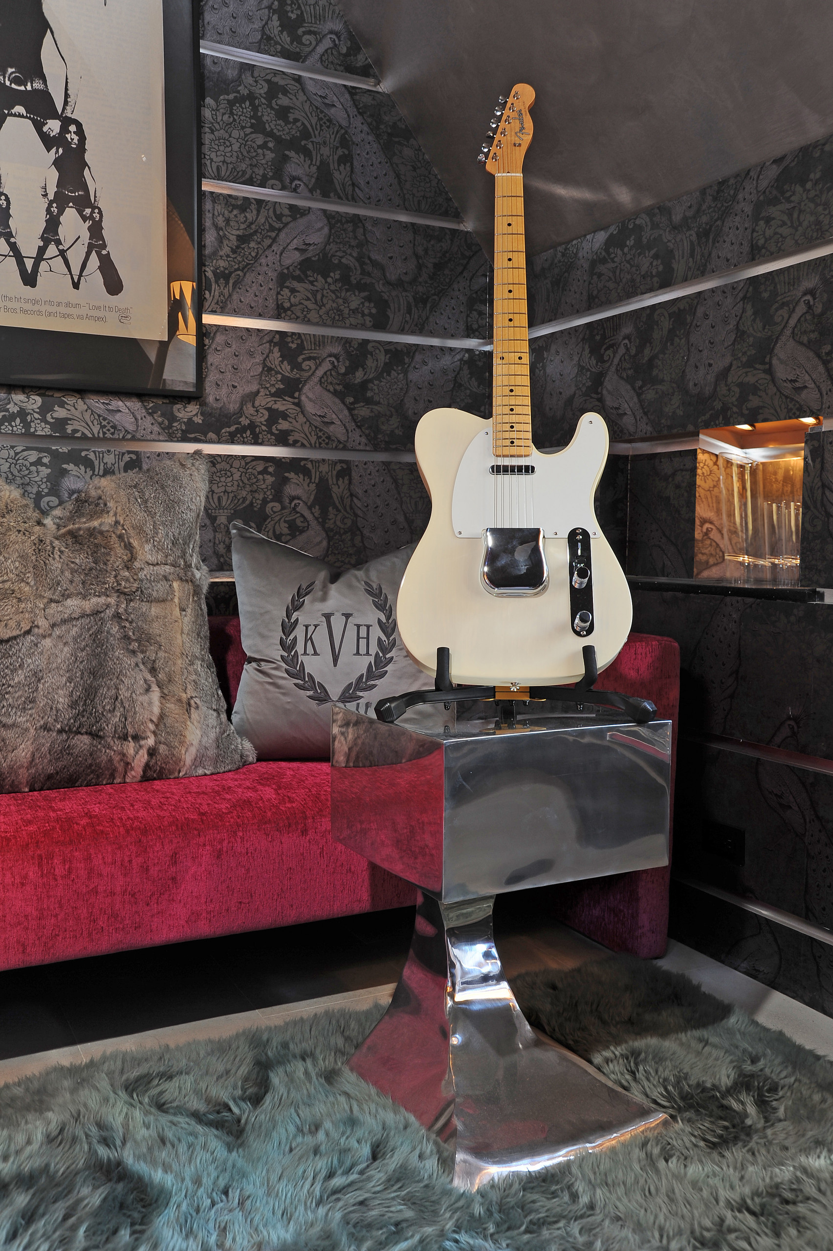 Хороший вопрос: Бархатная обивка для мебели — как выбрать?