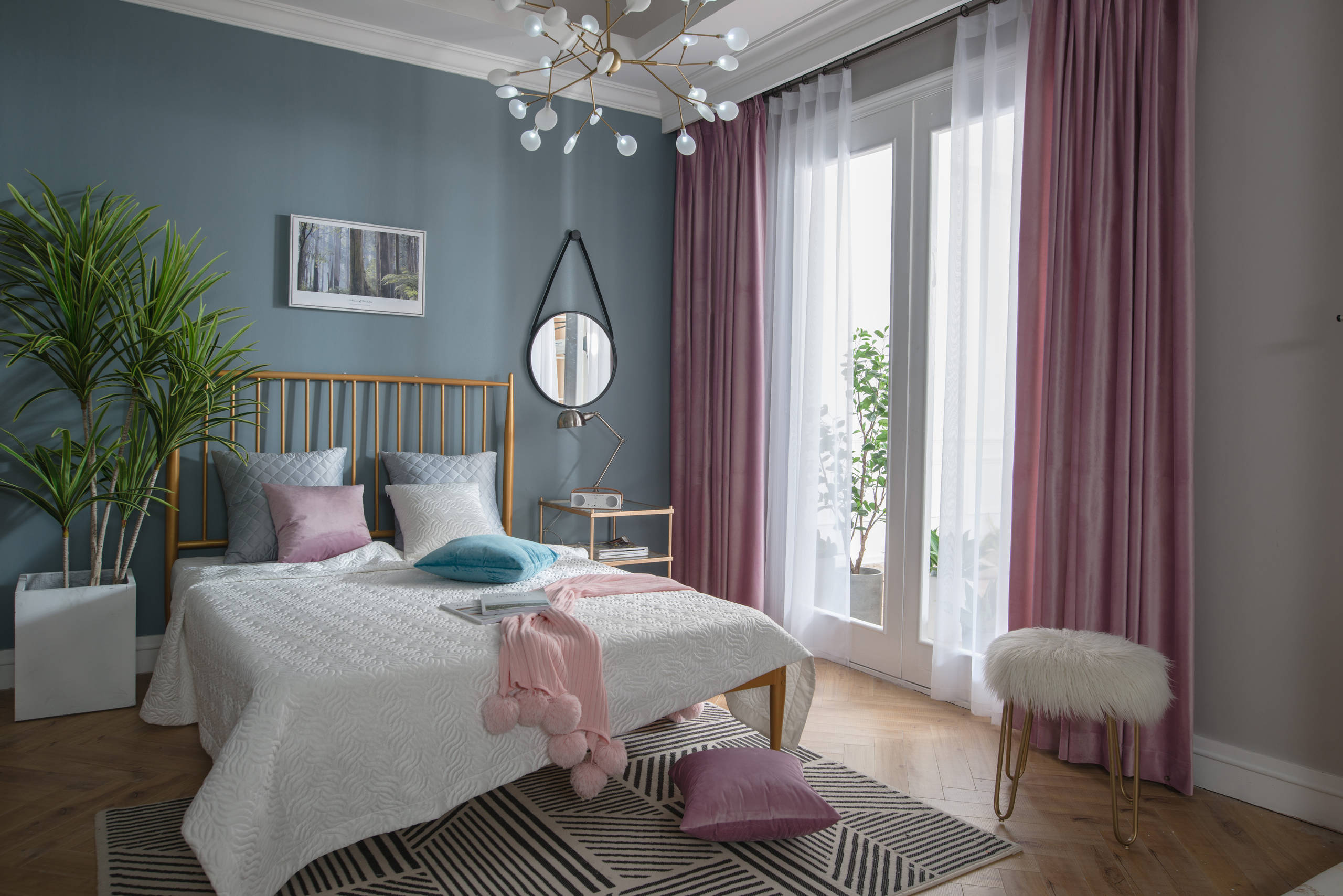 Вопрос: Как выбрать шторы, которые не пропускают свет?