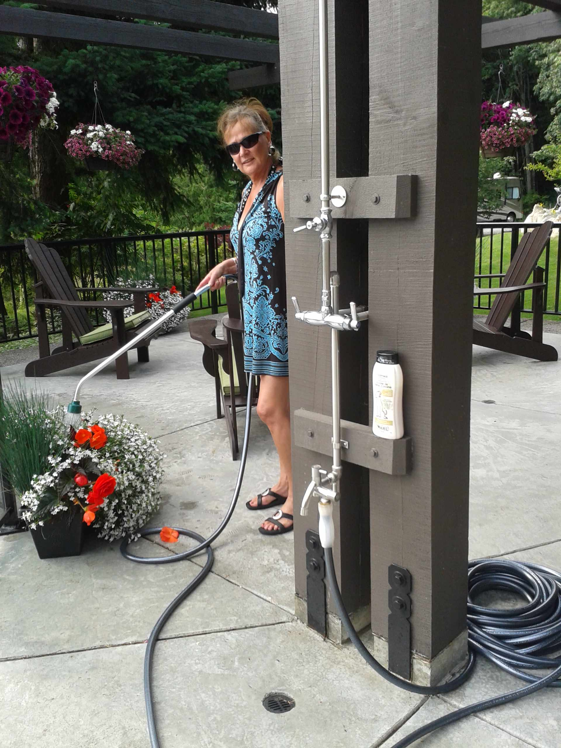 Как правильно: Летний душ на даче своими руками