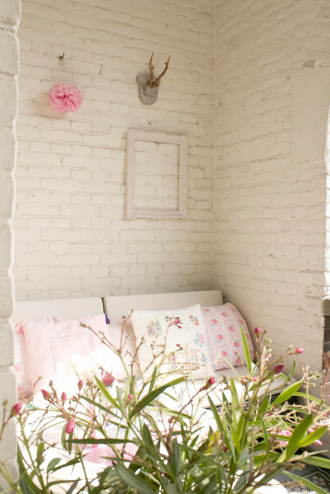 Фотоохота: 86 дизайн-идей для небольшого открытого балкончика