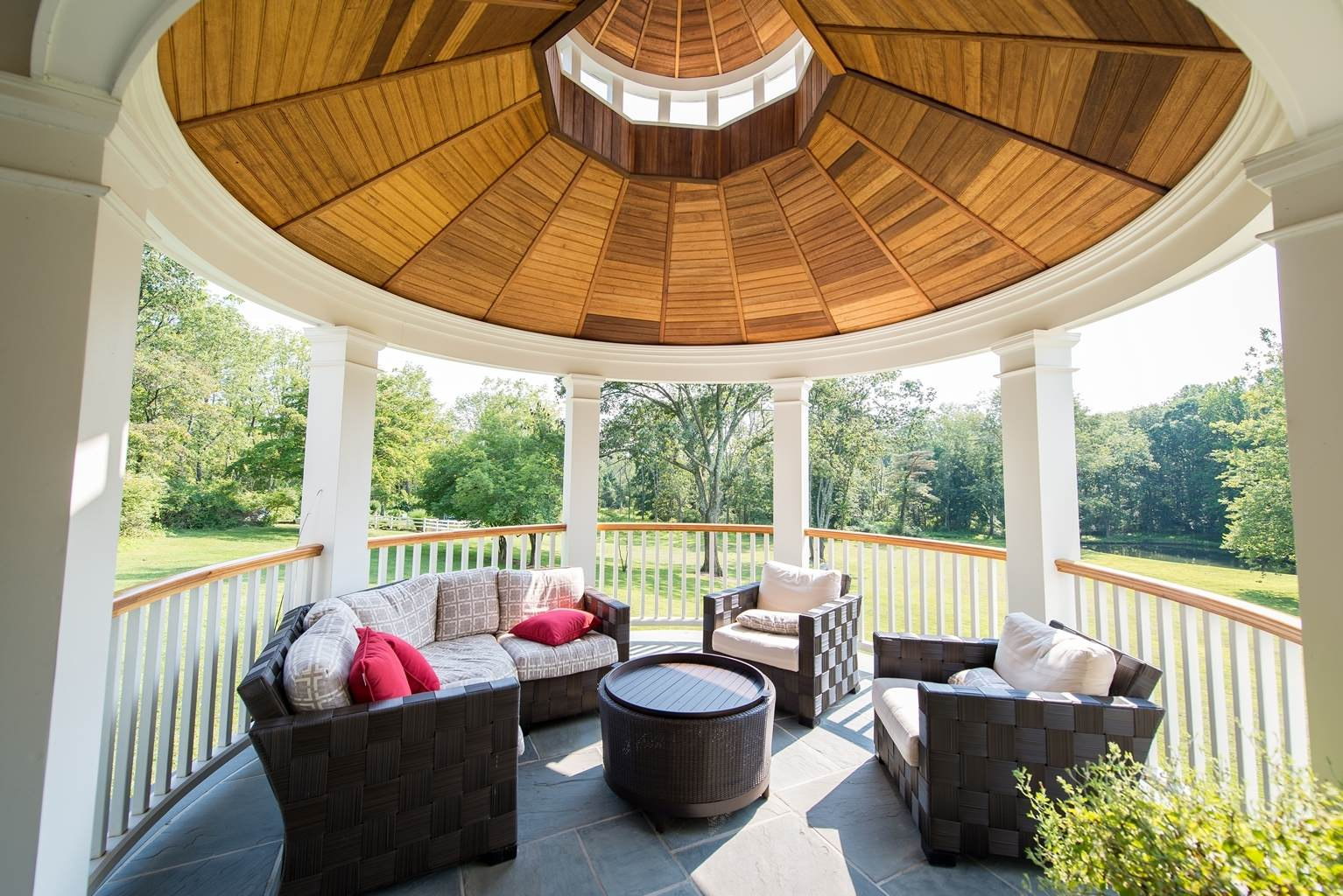 Фотоохота: 82 беседки, где хочется провести остаток лета