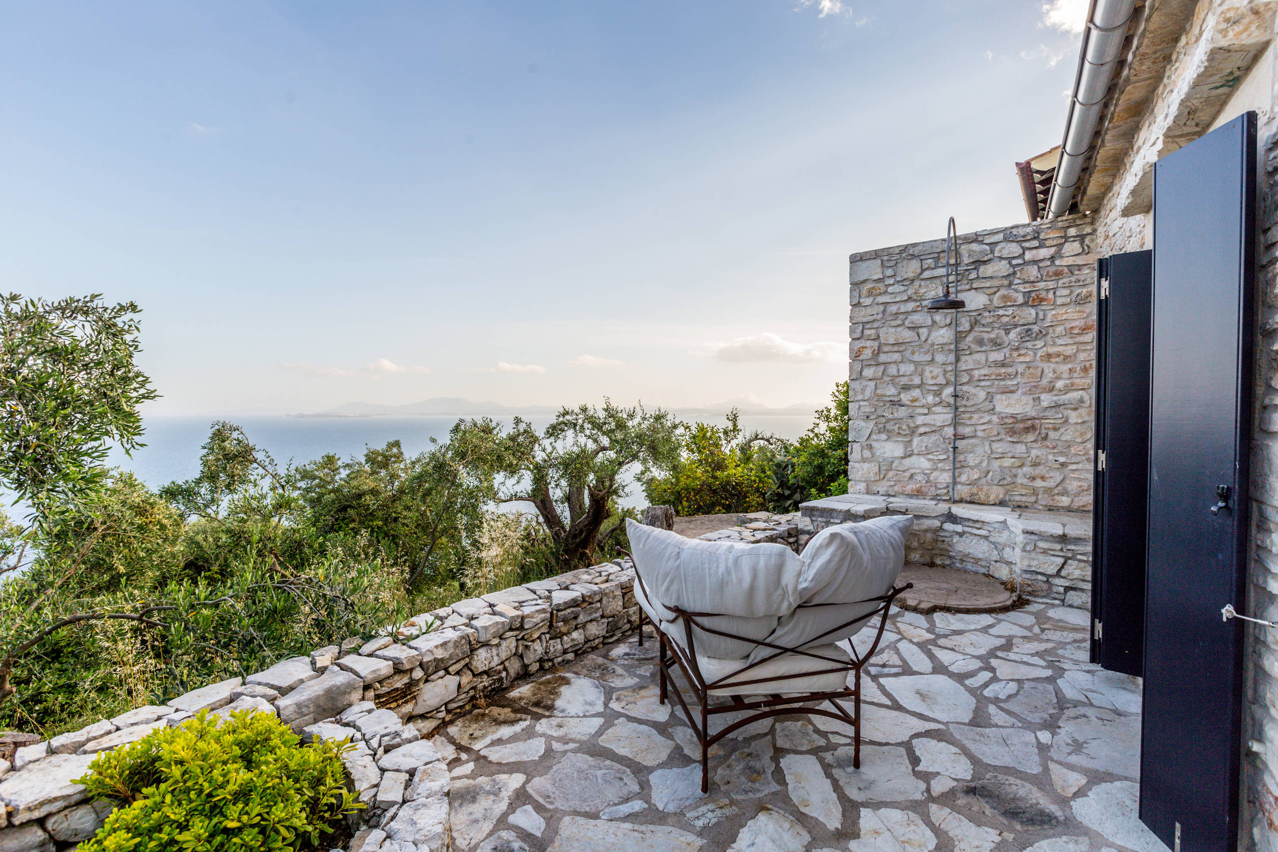 Фотоохота: 42 идеи для душа на даче