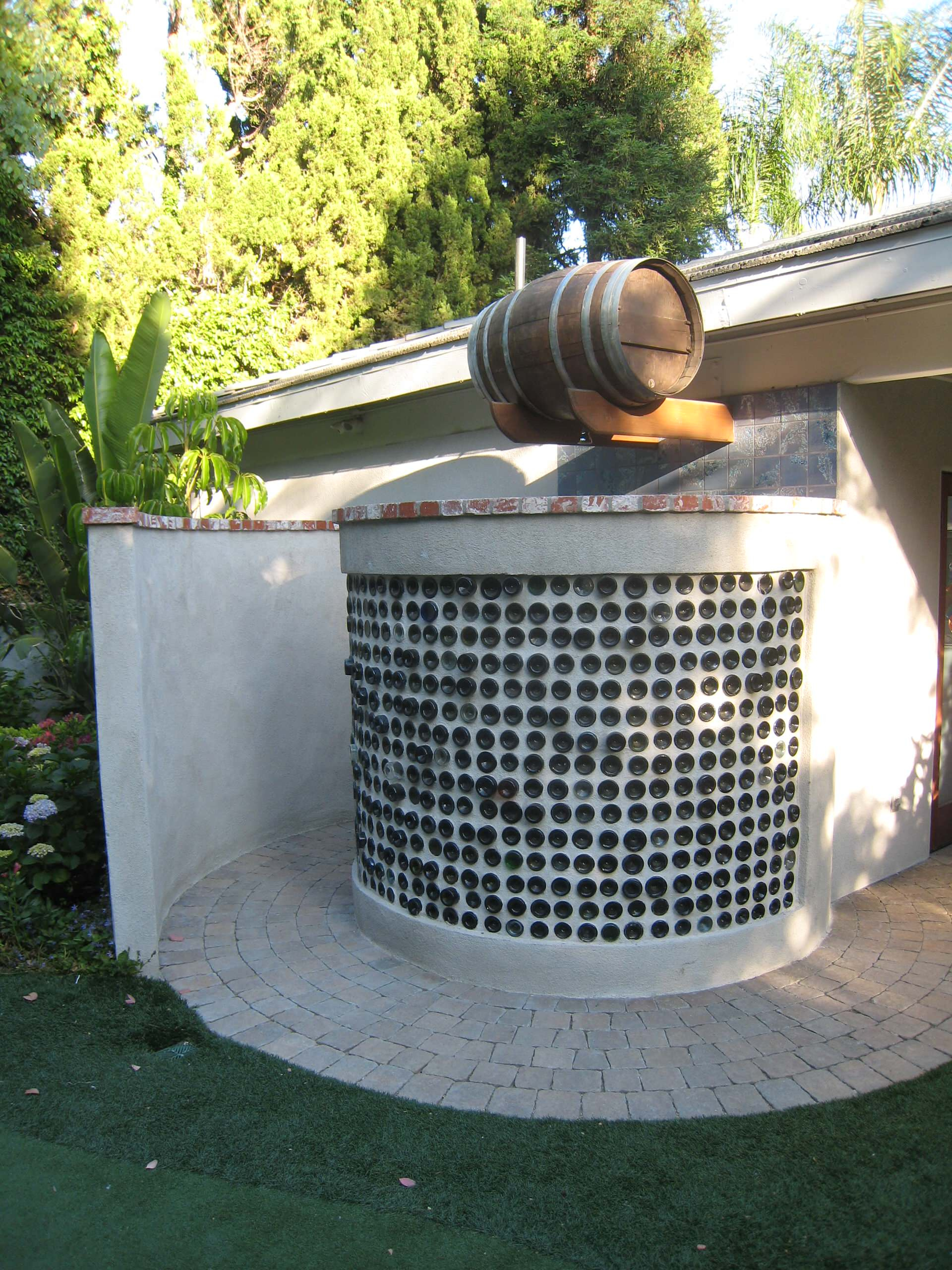 Как правильно: Летний душ на даче своими руками