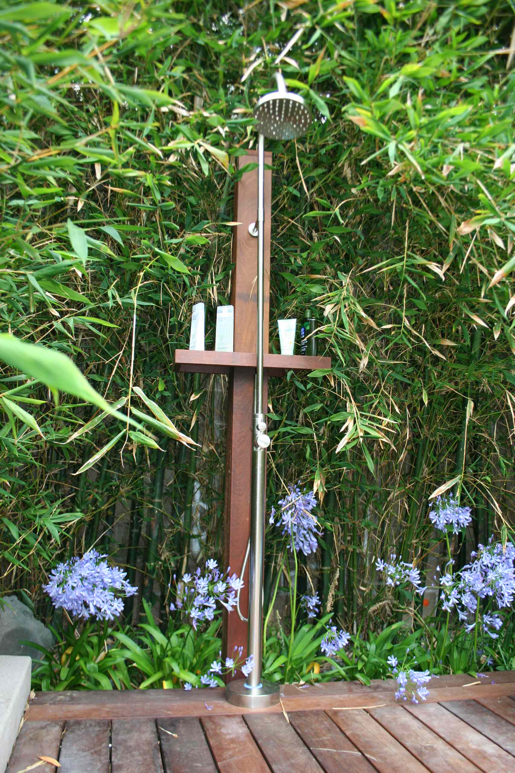 Фотоохота: 42 идеи для душа на даче