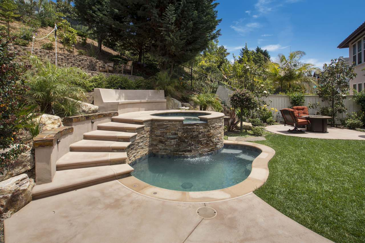 Личный пляж: Как оформить зону возле бассейна