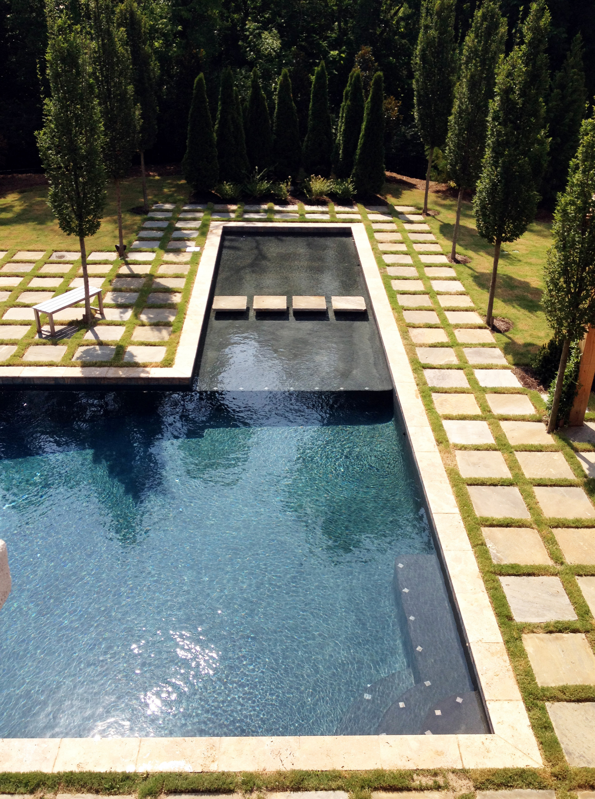 Просто фото: Дорожка по воде в саду — 27 идей