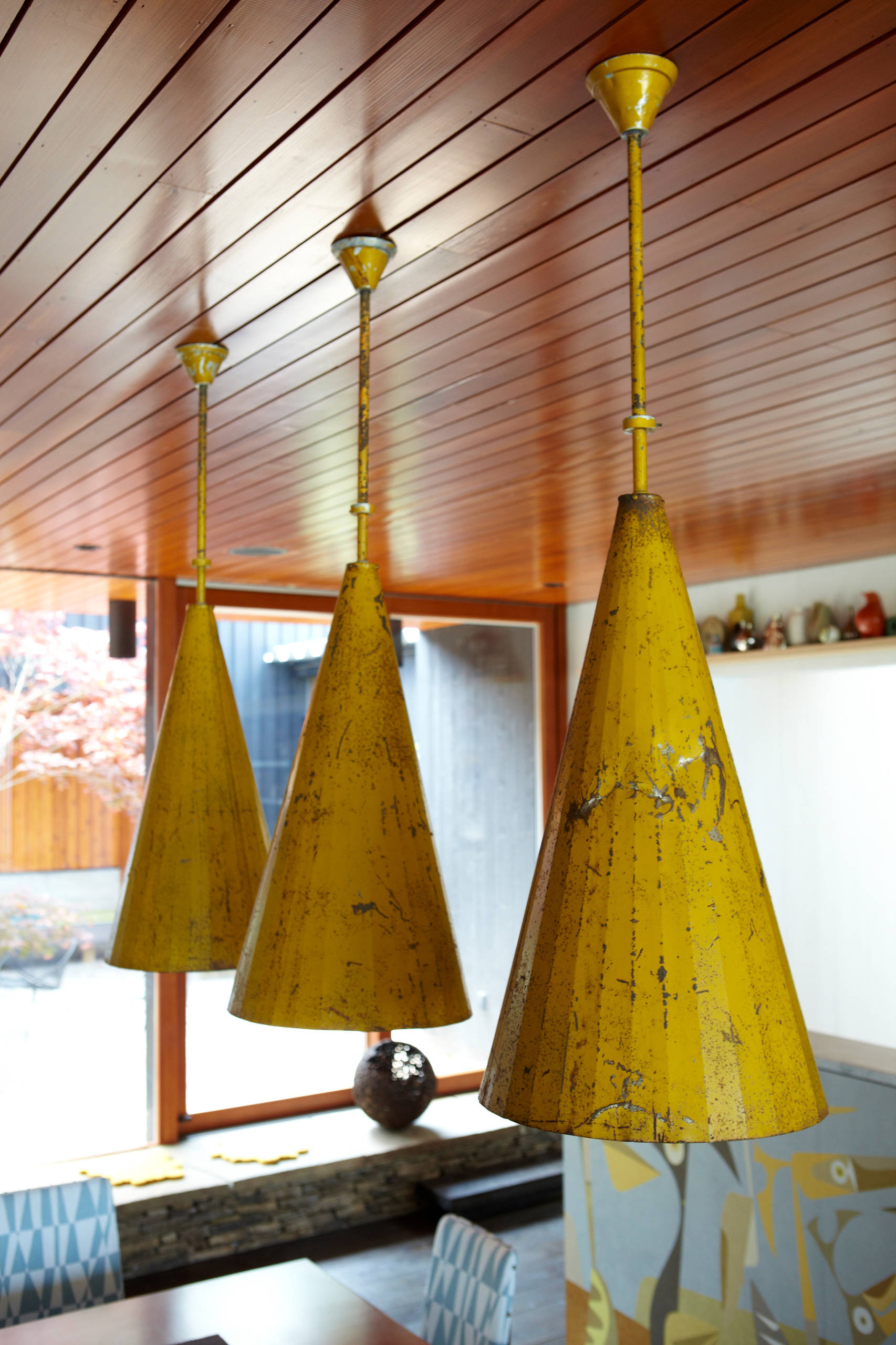 Хороший вопрос: Что делать со старой мебелью?