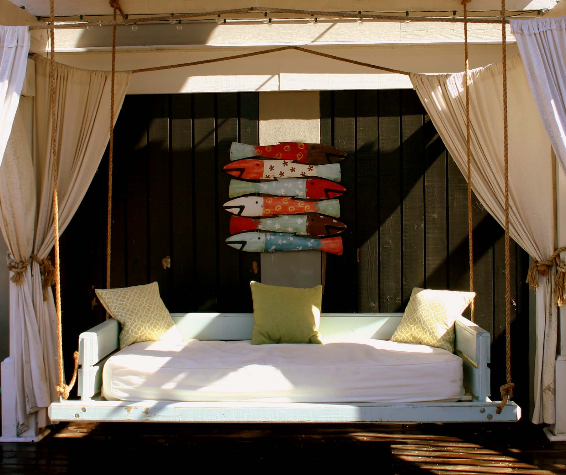 Фотоохота: 67 идей для дачных качелей