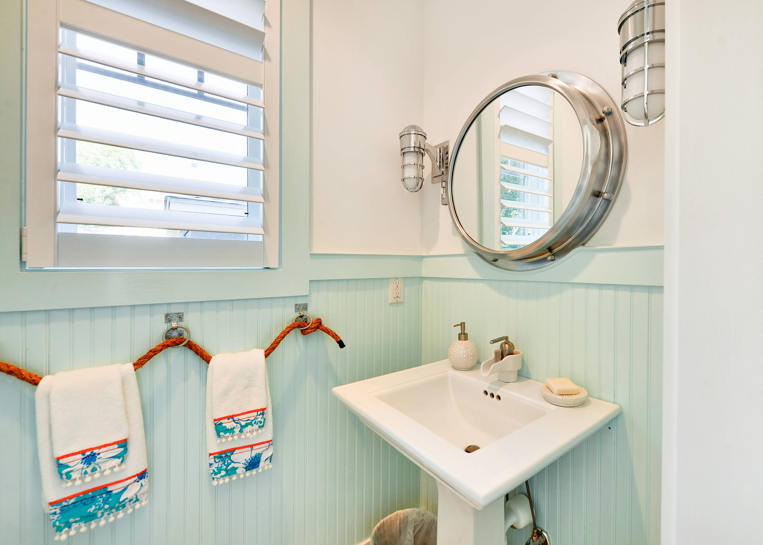 В тесноте да не в обиде: 13 нестандартных решений для санузлов