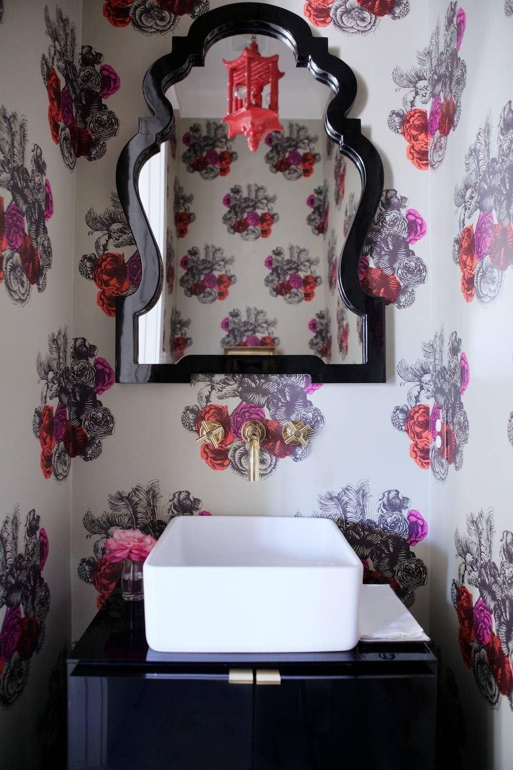 Хороший вопрос: Как выбрать обои в цветочек