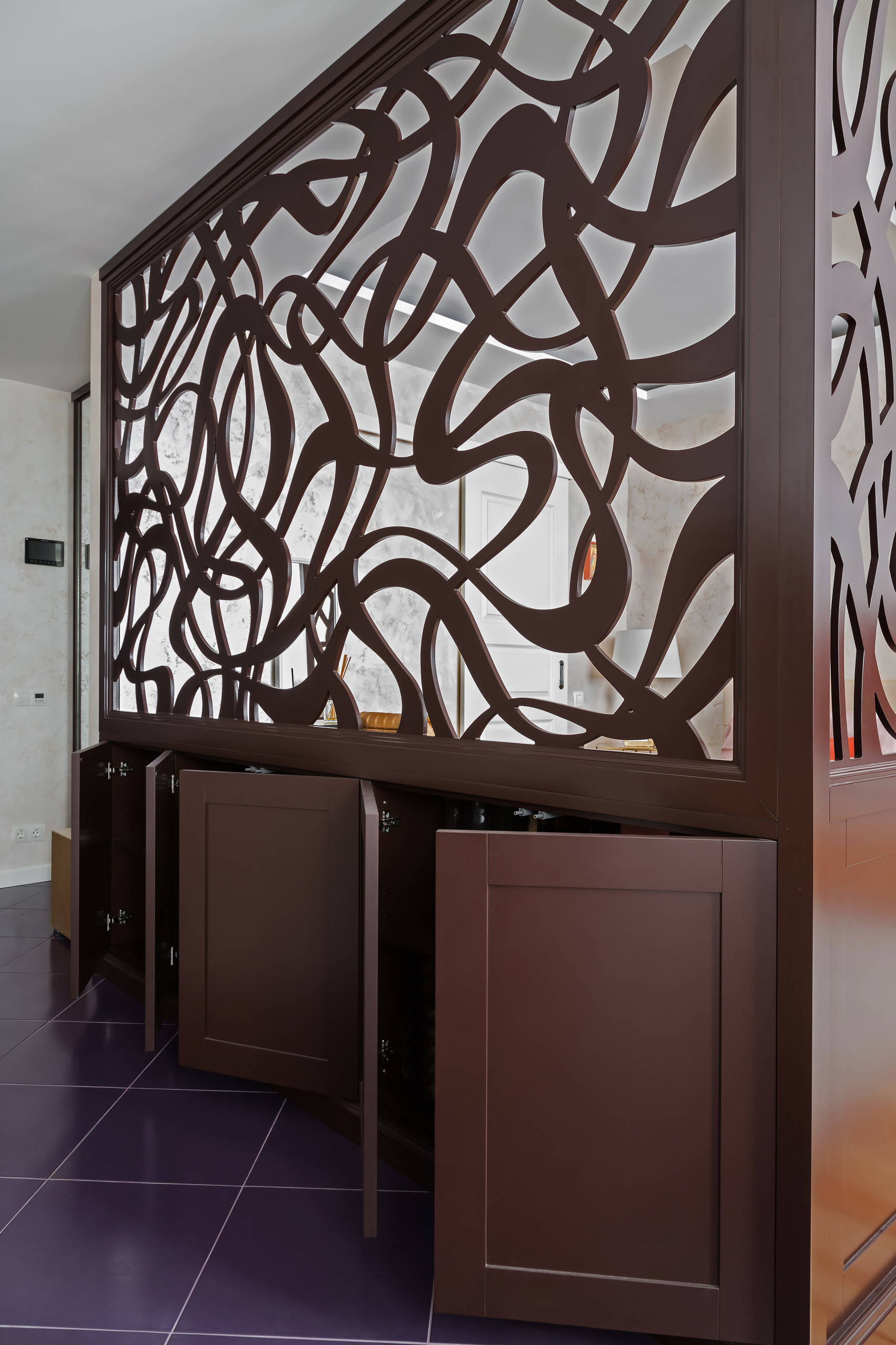 Есть задача: Спальня в гостиной