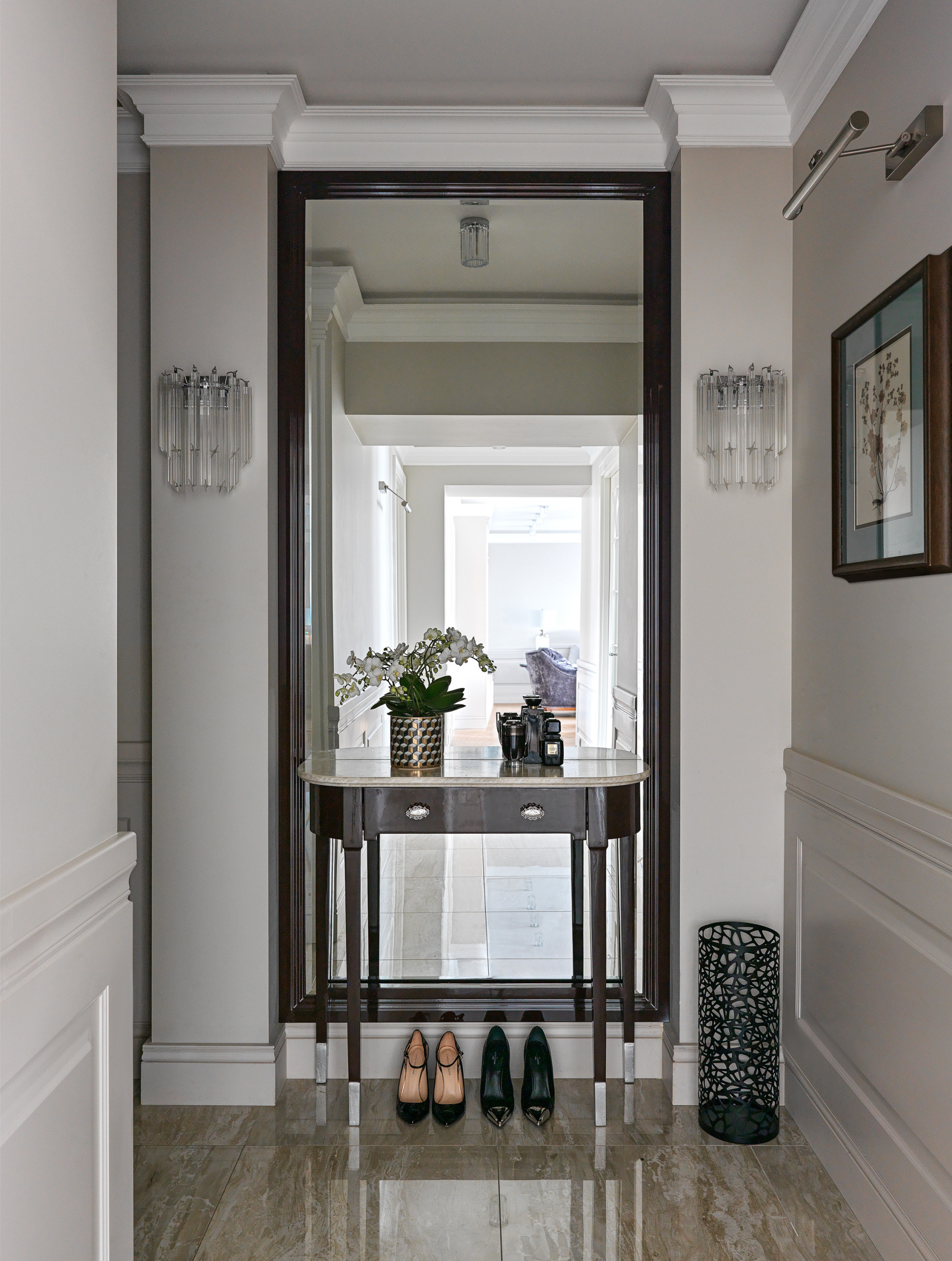 Идеи для узких коридоров и тесных прихожих: убрать нельзя оставить